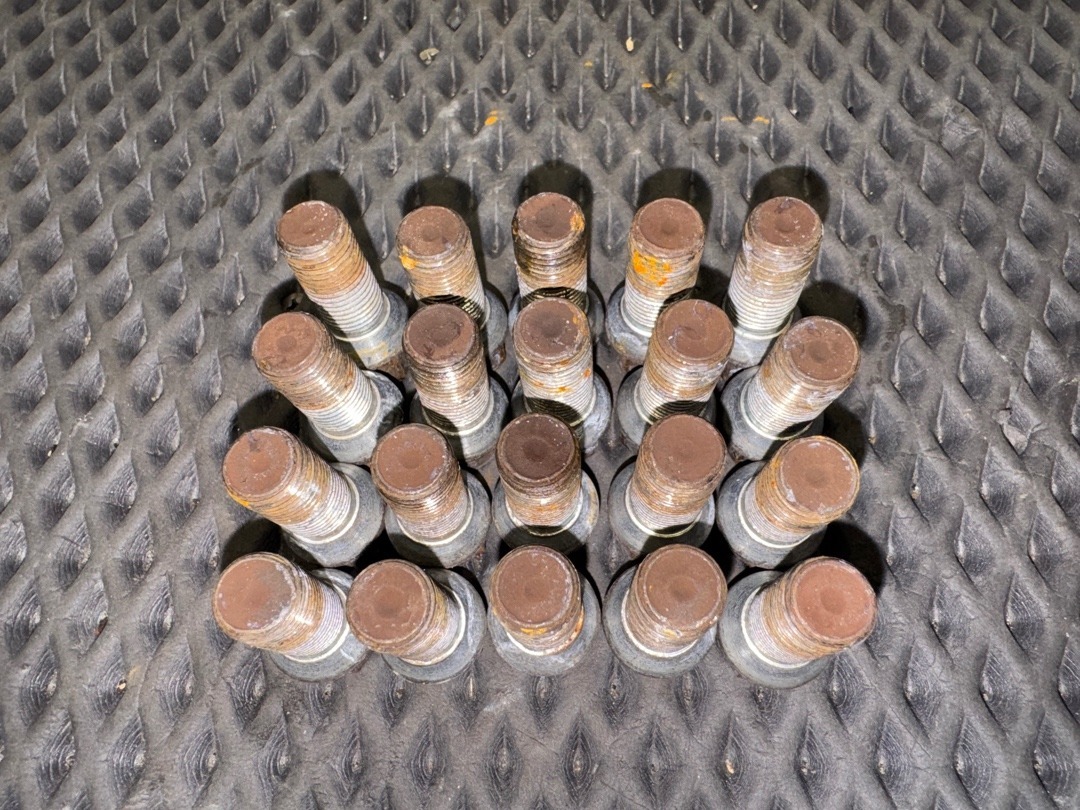 Комплект колесных болтов, 2130 рублей, Красноярск