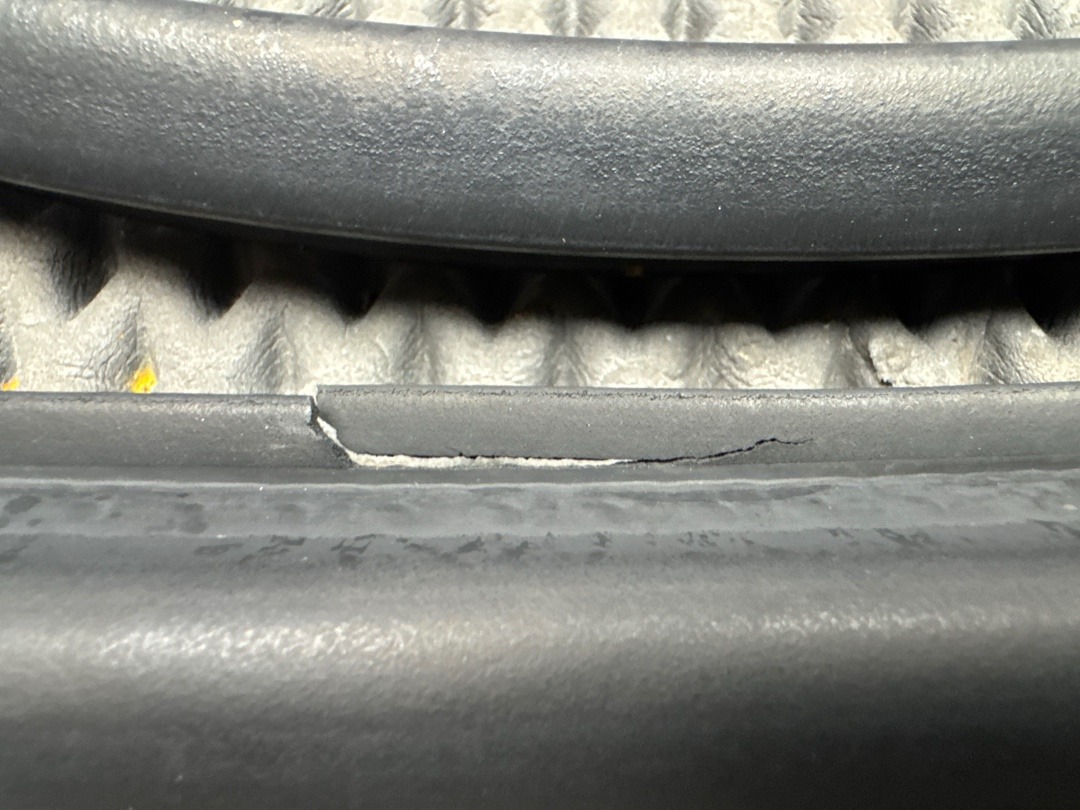 Подкапотный уплотнитель, 2720 рублей, Красноярск