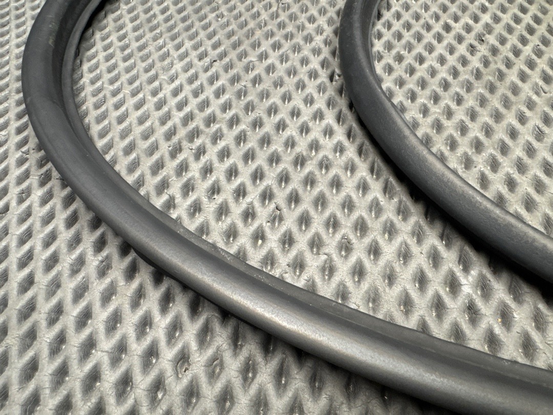 Подкапотный уплотнитель, 2720 рублей, Красноярск