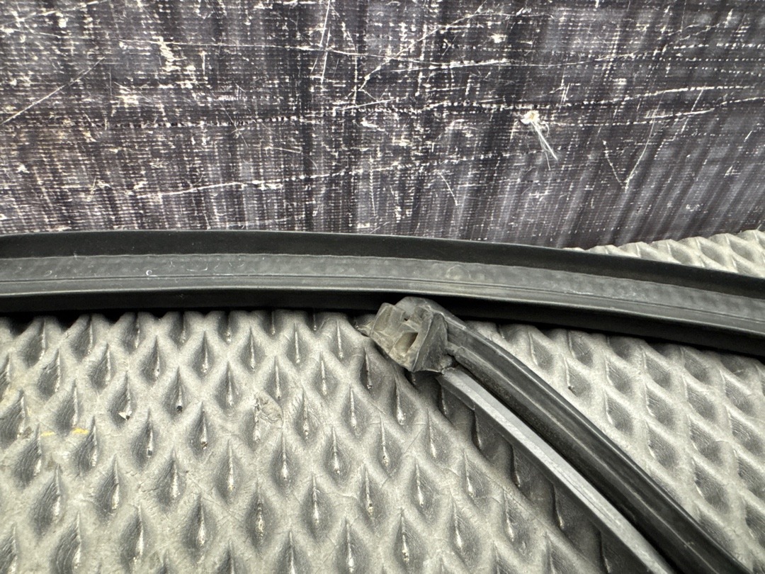 Подкапотный уплотнитель, 2720 рублей, Красноярск