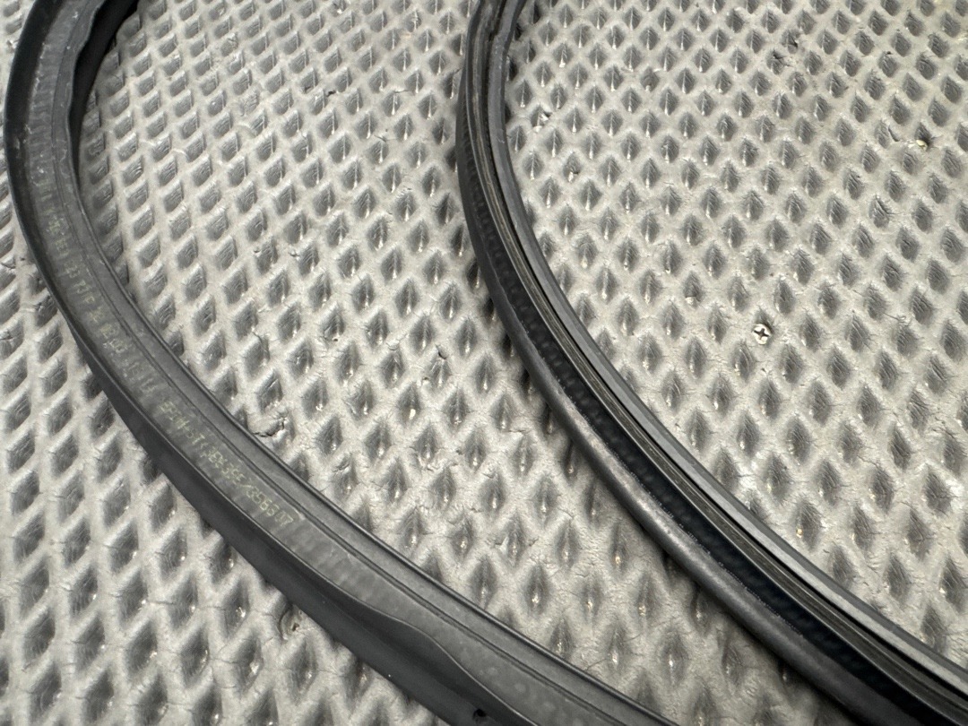 Подкапотный уплотнитель, 2720 рублей, Красноярск