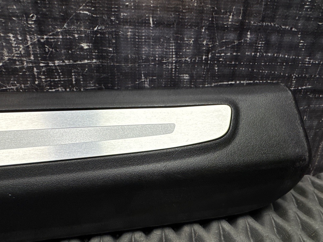 Комплект накладок на порог, 1800 рублей, Красноярск