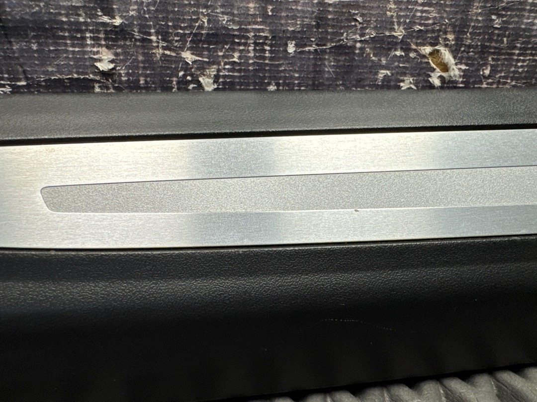 Комплект накладок на порог, 1800 рублей, Красноярск