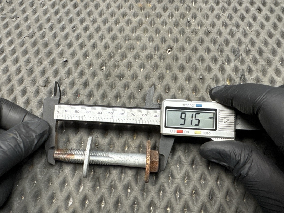 Болт развальный, 710 рублей, Красноярск