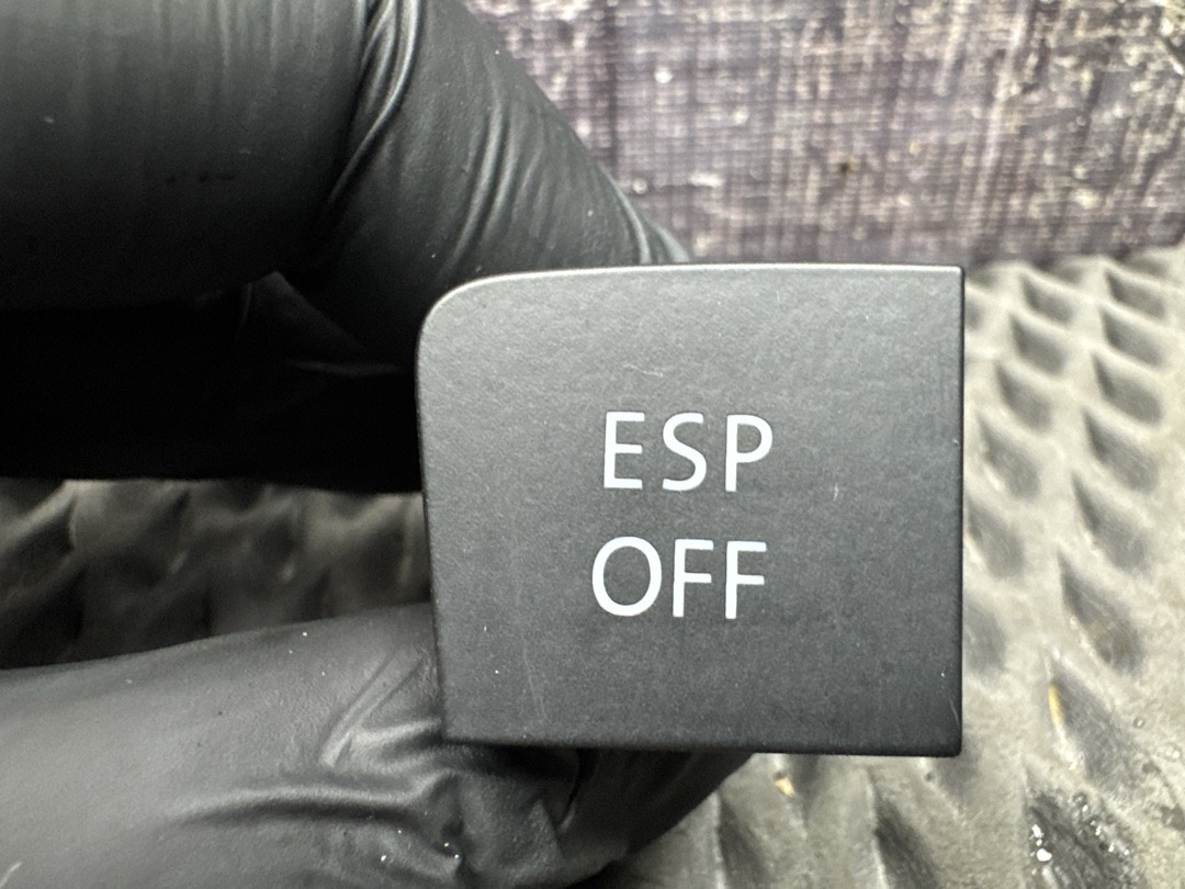 Кнопка ESP, 970 рублей, Красноярск