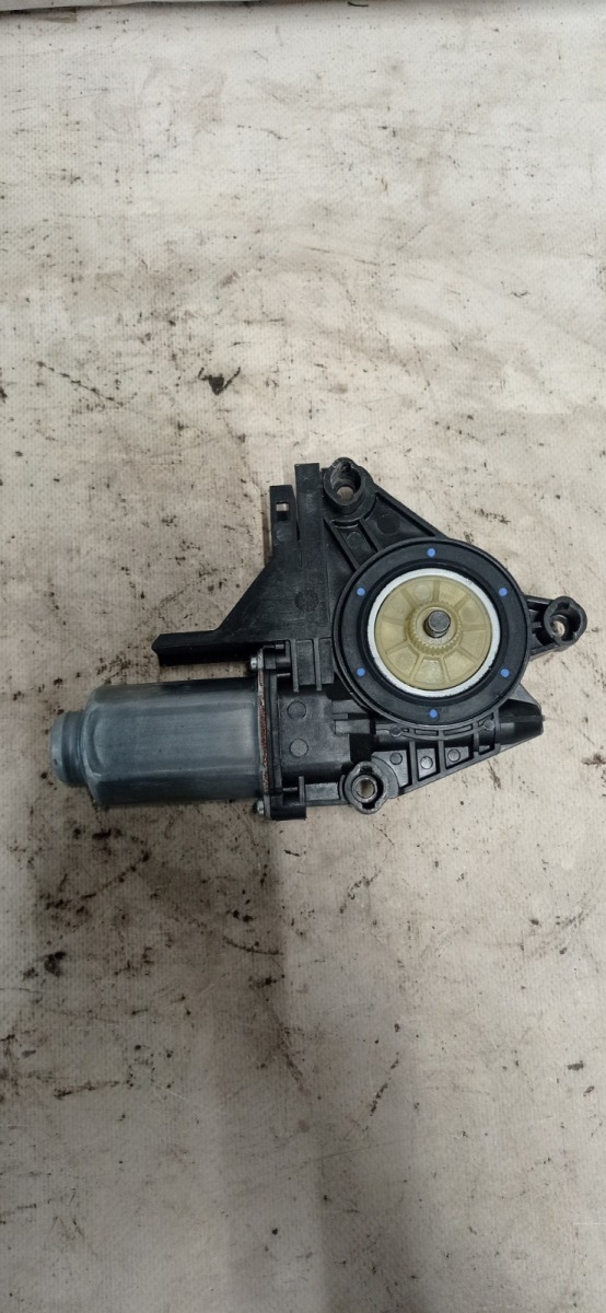 мотор стеклоподъемника, 1000 рублей, Москва