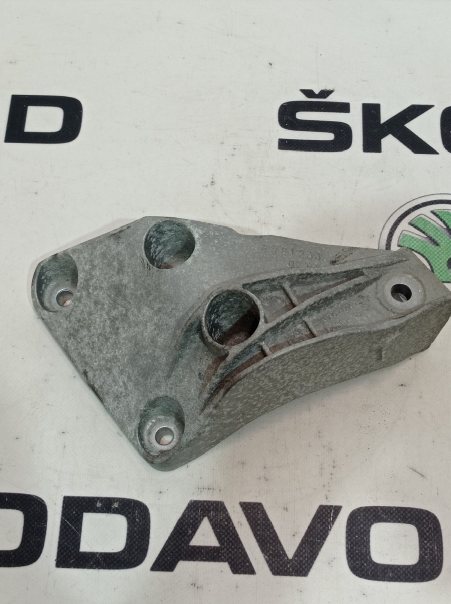 Кронштейн двигателя, 1000 рублей, Москва