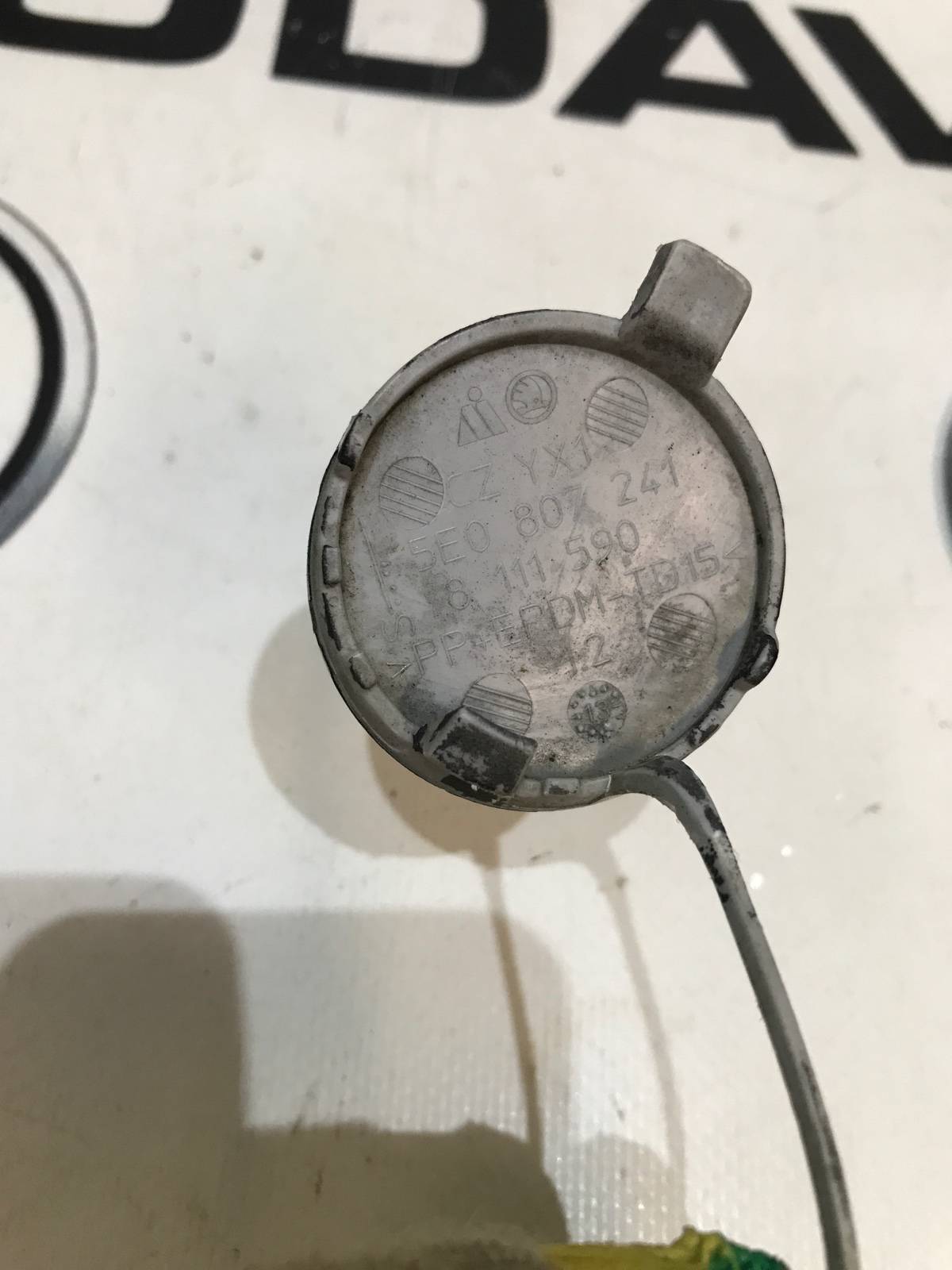 заглушка буксировочного крюка, 500 рублей, Москва