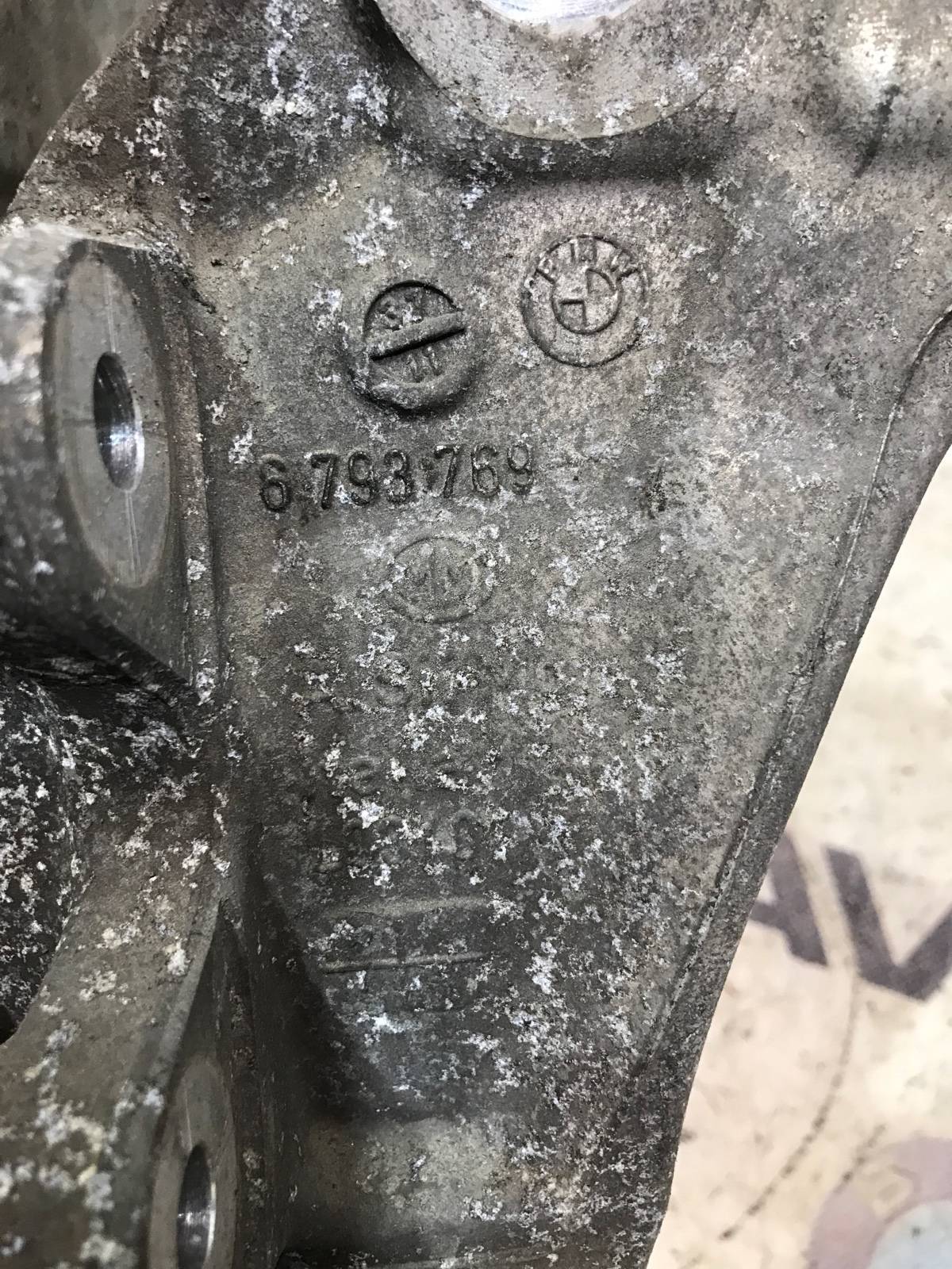 Кулак поворотный, 1000 рублей, Москва