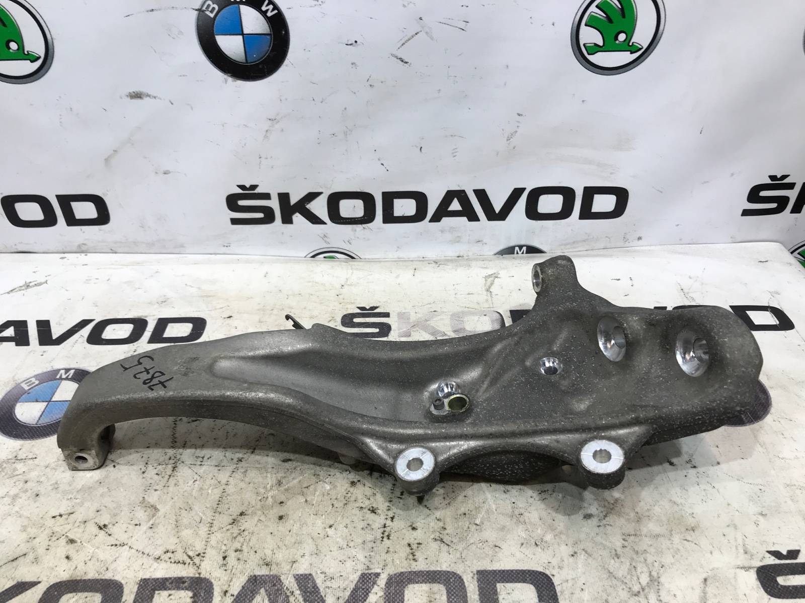 Кулак поворотный, 1000 рублей, Москва