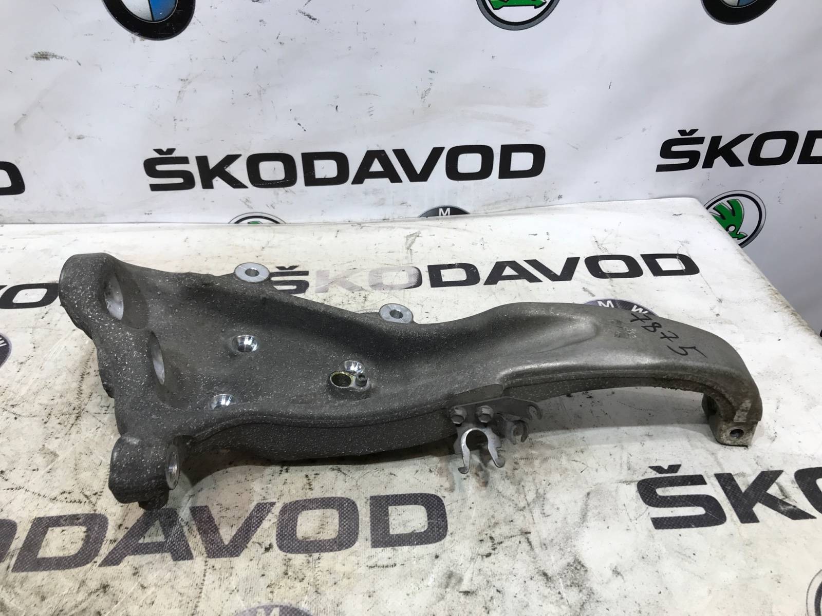 Кулак поворотный, 1000 рублей, Москва