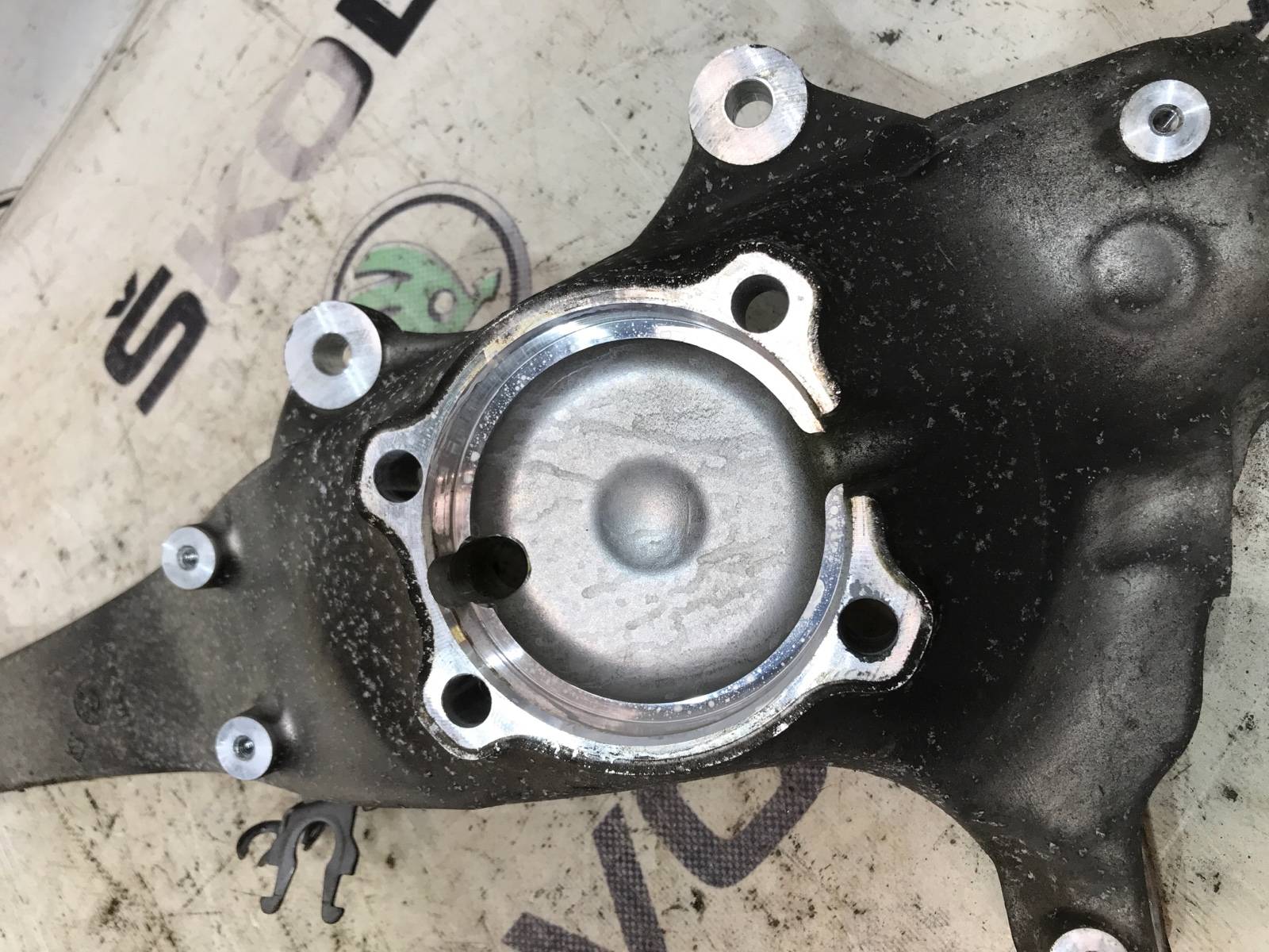 Кулак поворотный, 1000 рублей, Москва