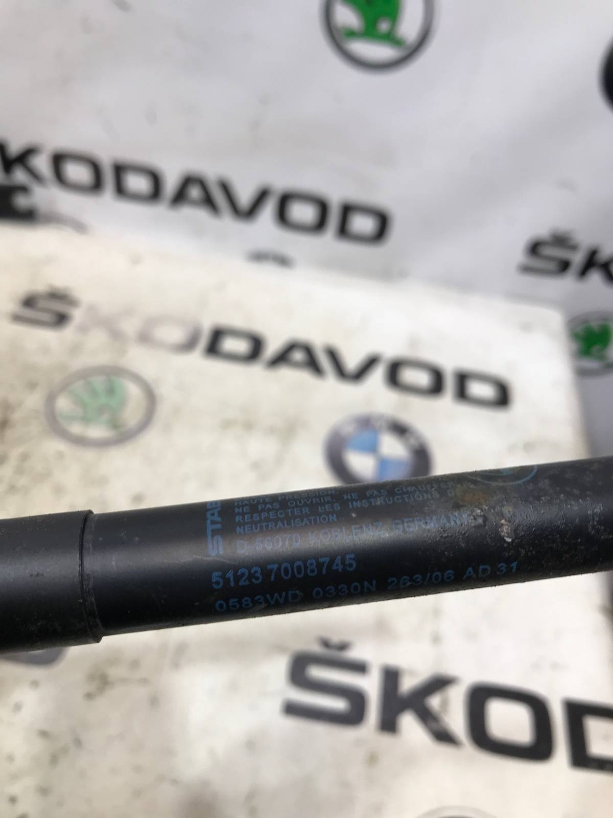 амортизатор капота, 1000 рублей, Москва