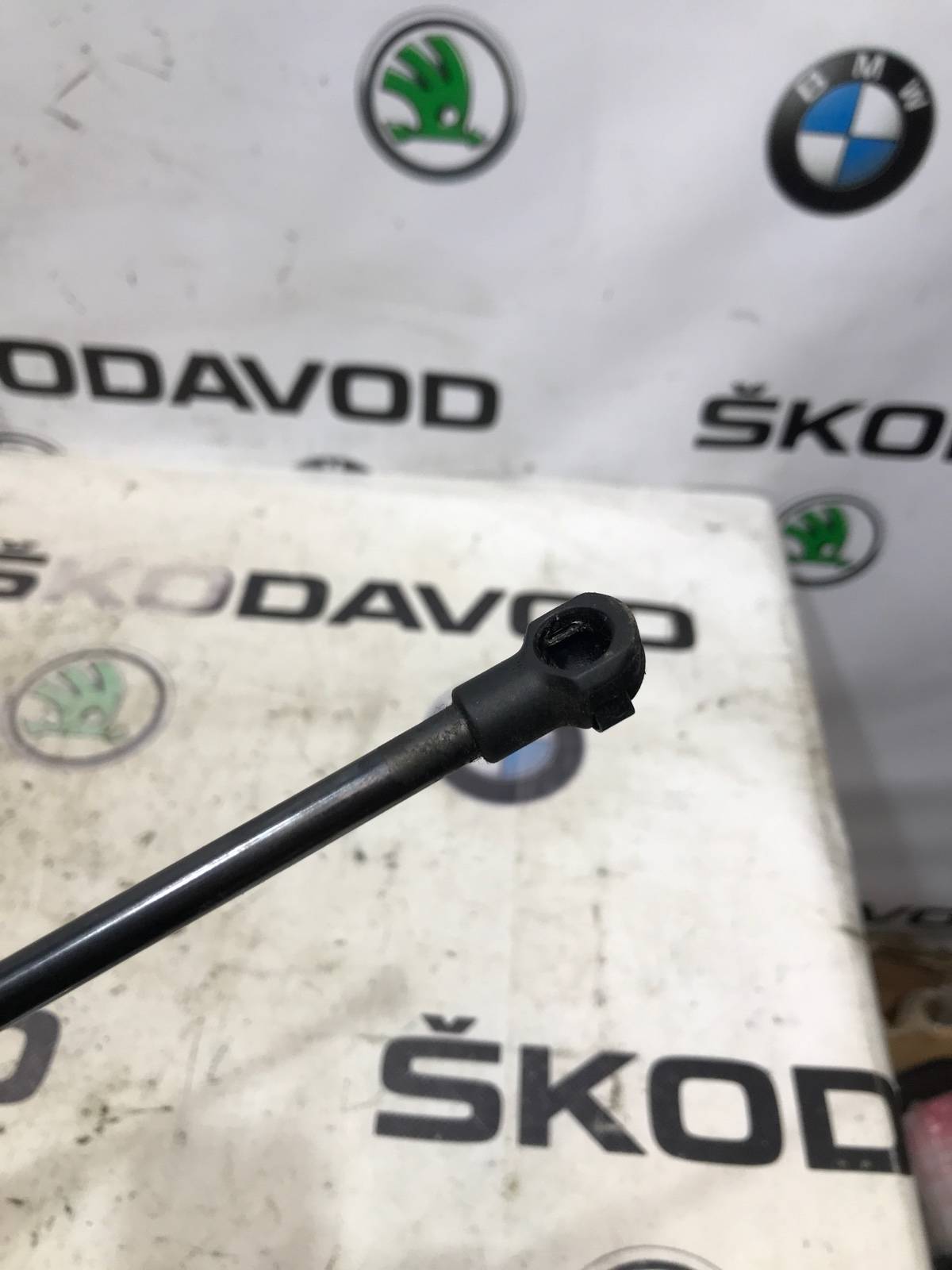 амортизатор капота, 1000 рублей, Москва