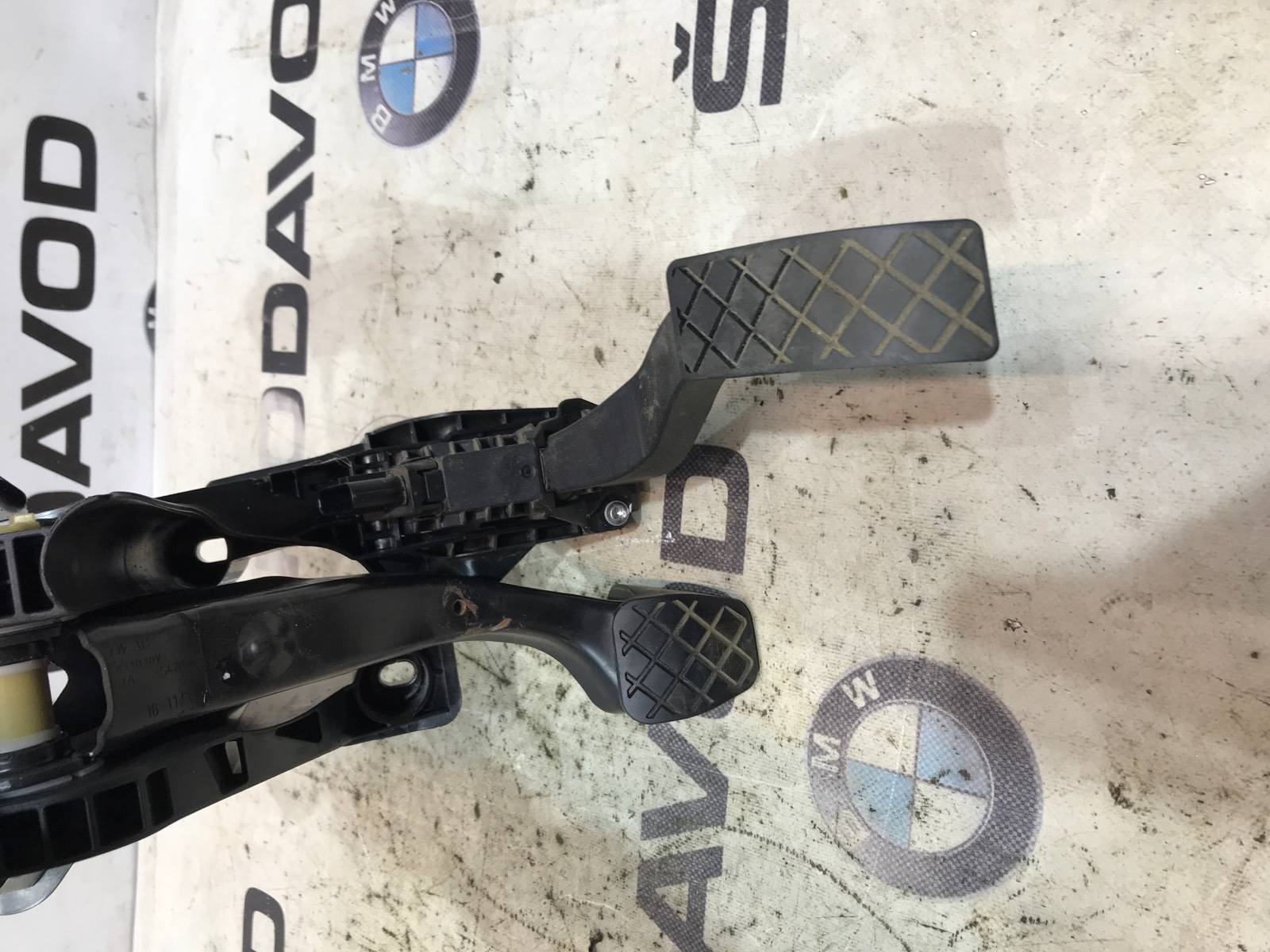 педаль газа, 1500 рублей, Москва