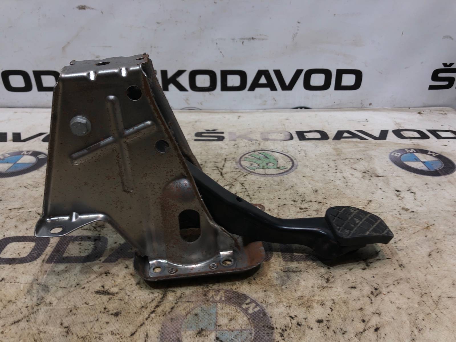 педаль тормоза, 1000 рублей, Москва