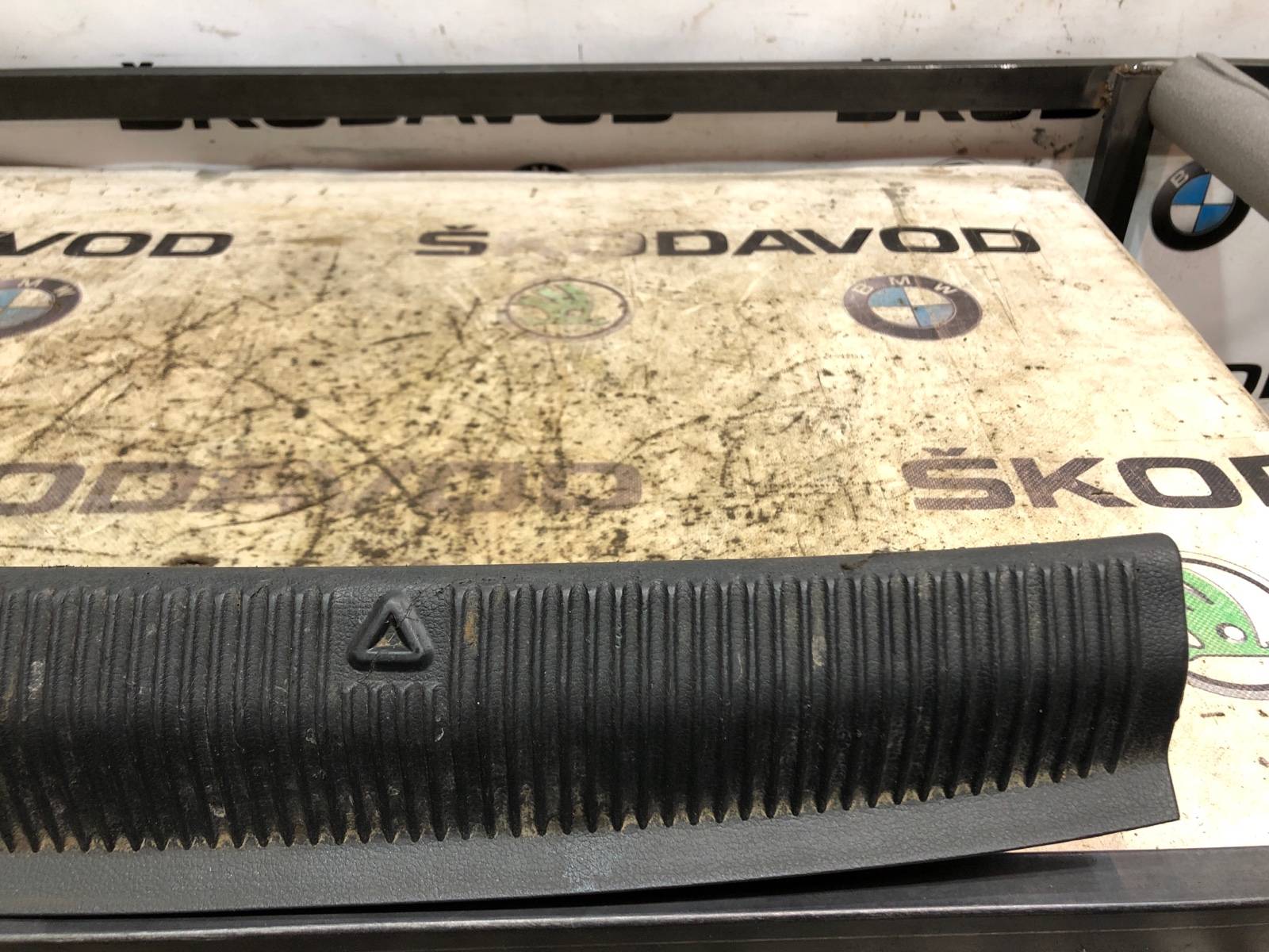 Накладка замка багажника, 1000 рублей, Москва