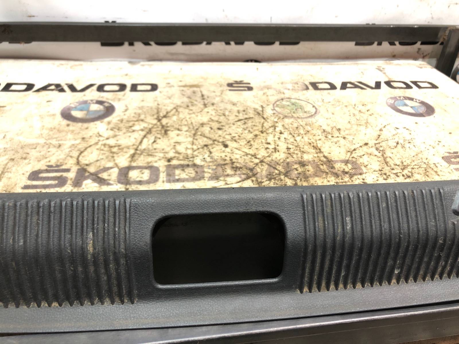 Накладка замка багажника, 1000 рублей, Москва