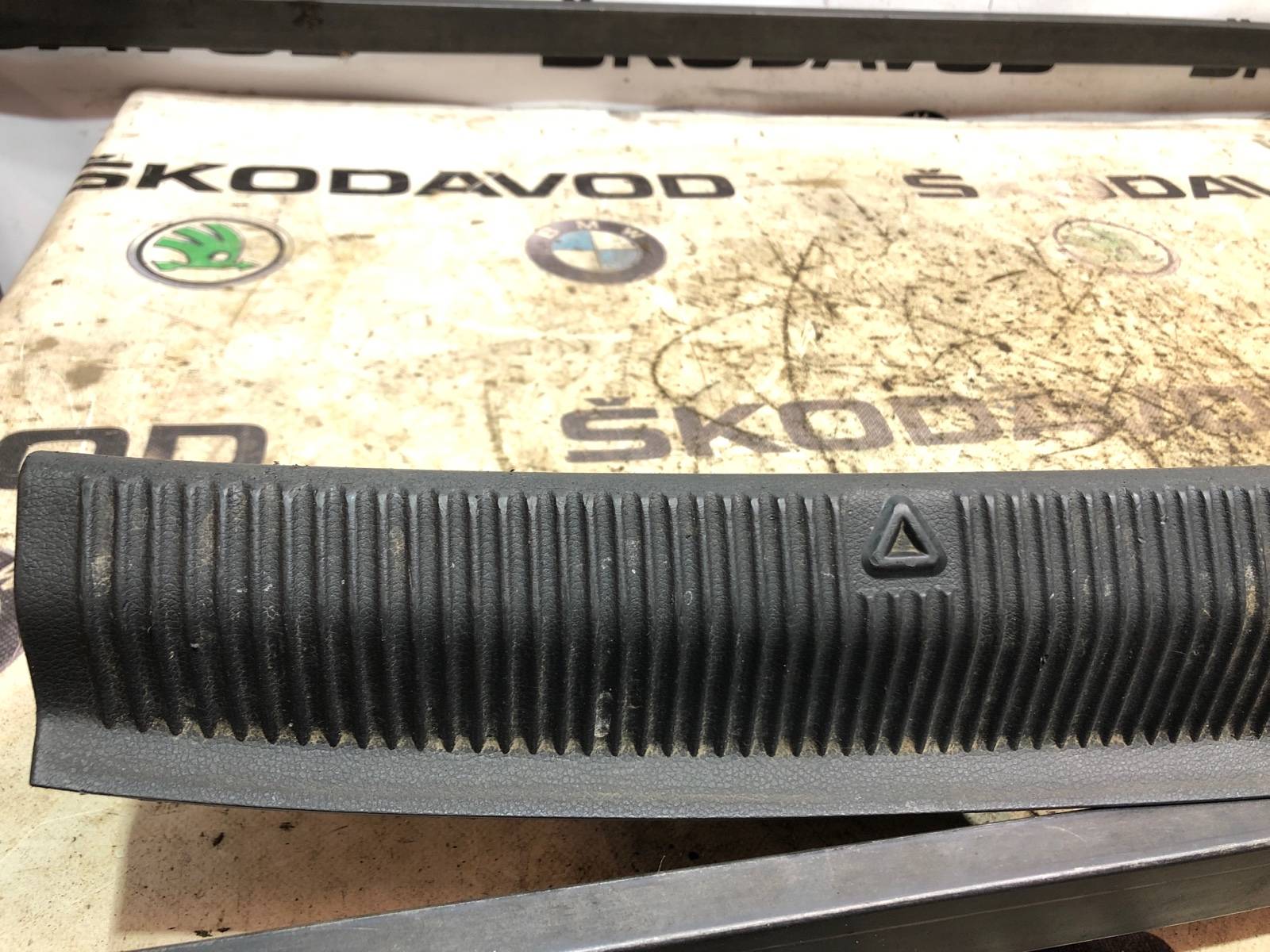 Накладка замка багажника, 1000 рублей, Москва