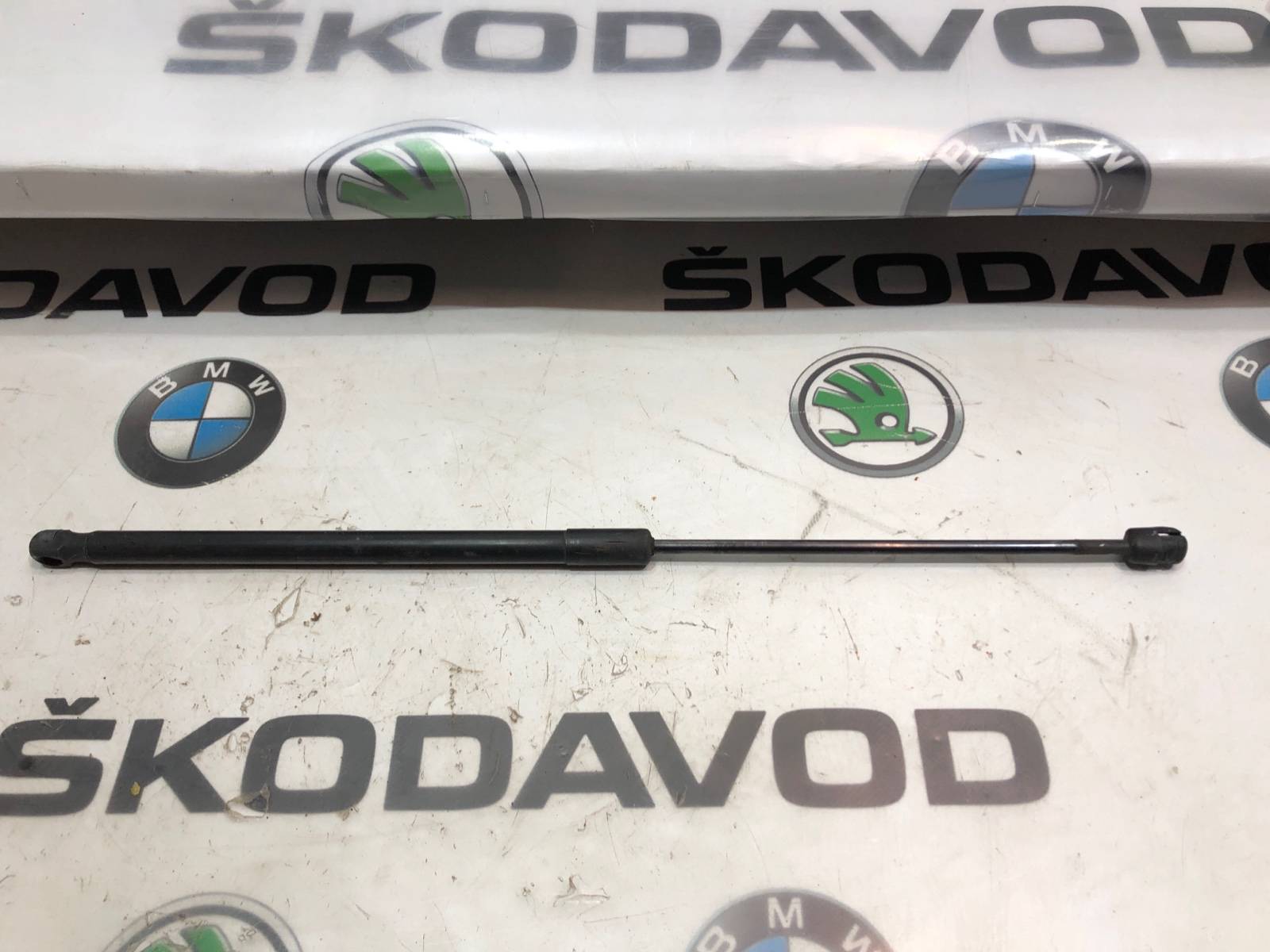 Амортизатор крышки багажника, 500 рублей, Москва