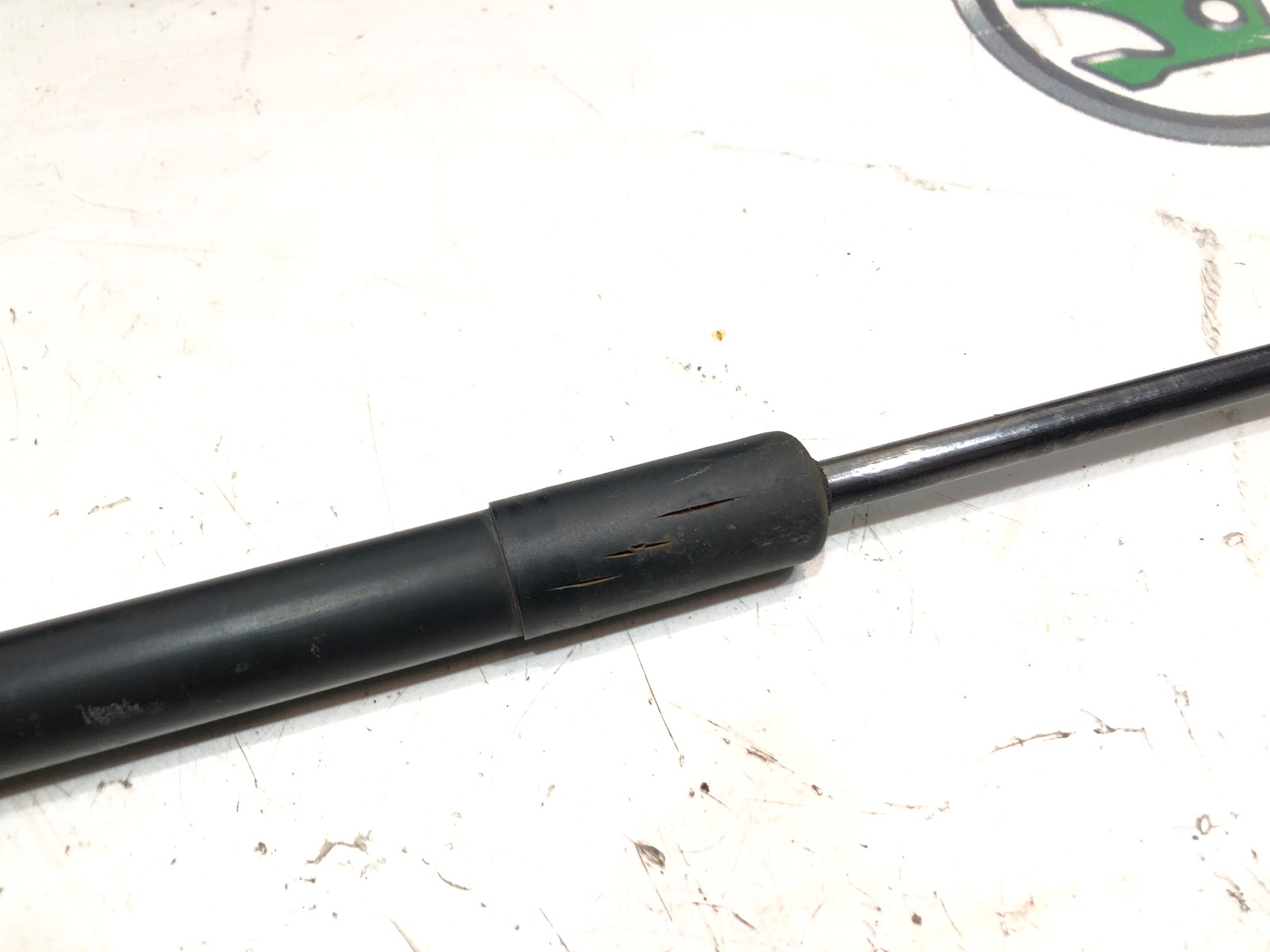 Амортизатор крышки багажника, 500 рублей, Москва