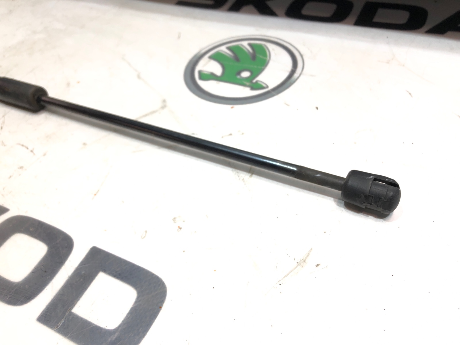 Амортизатор крышки багажника, 500 рублей, Москва