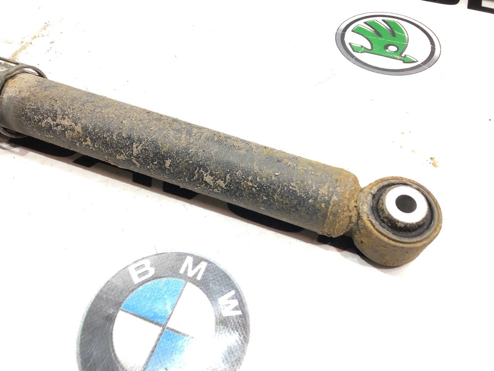 Амортизатор, 1000 рублей, Москва