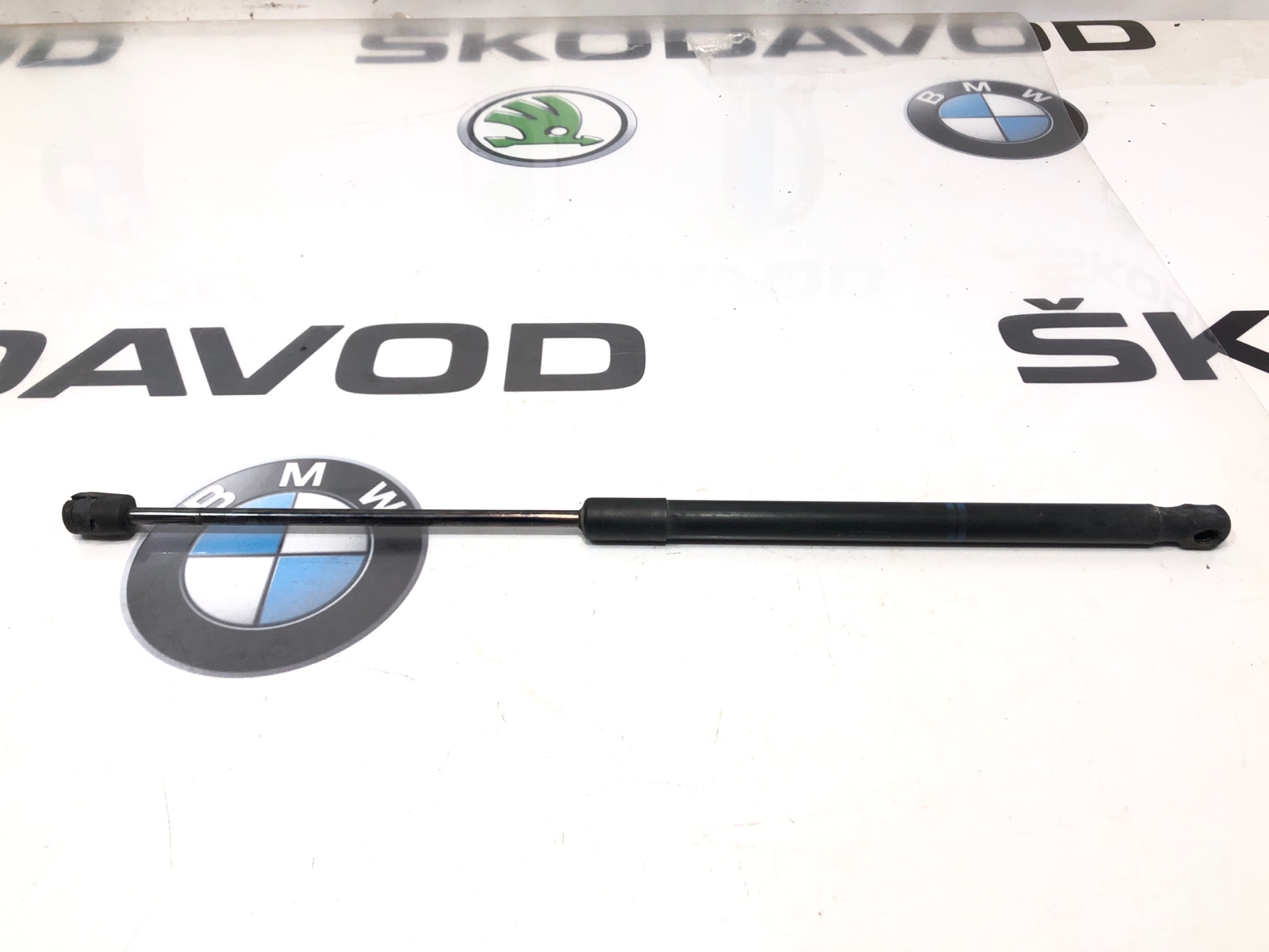 Амортизатор крышки багажника, 500 рублей, Москва