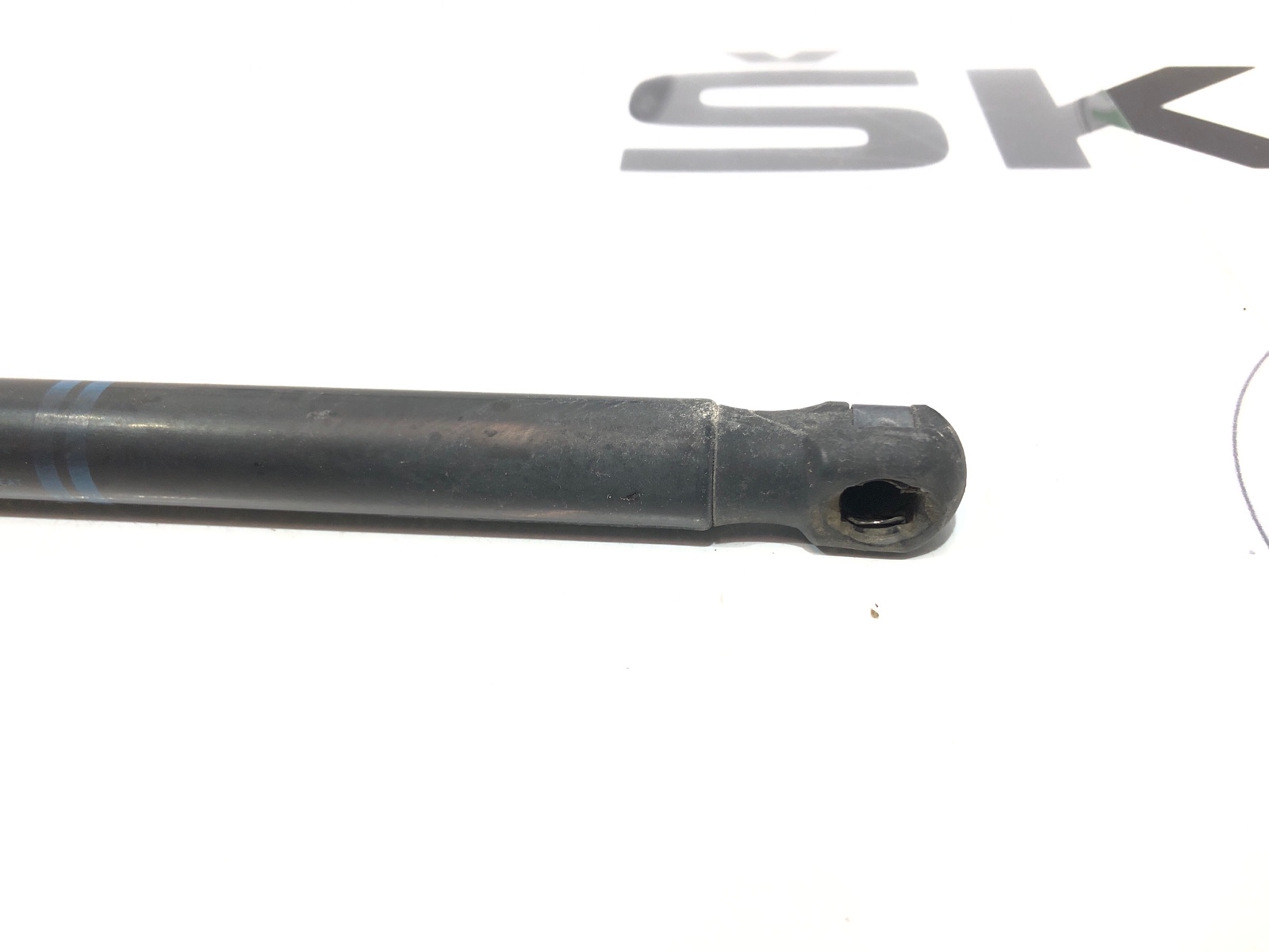 Амортизатор крышки багажника, 500 рублей, Москва