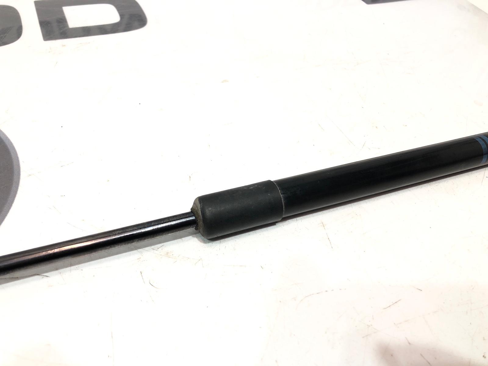 Амортизатор крышки багажника, 500 рублей, Москва