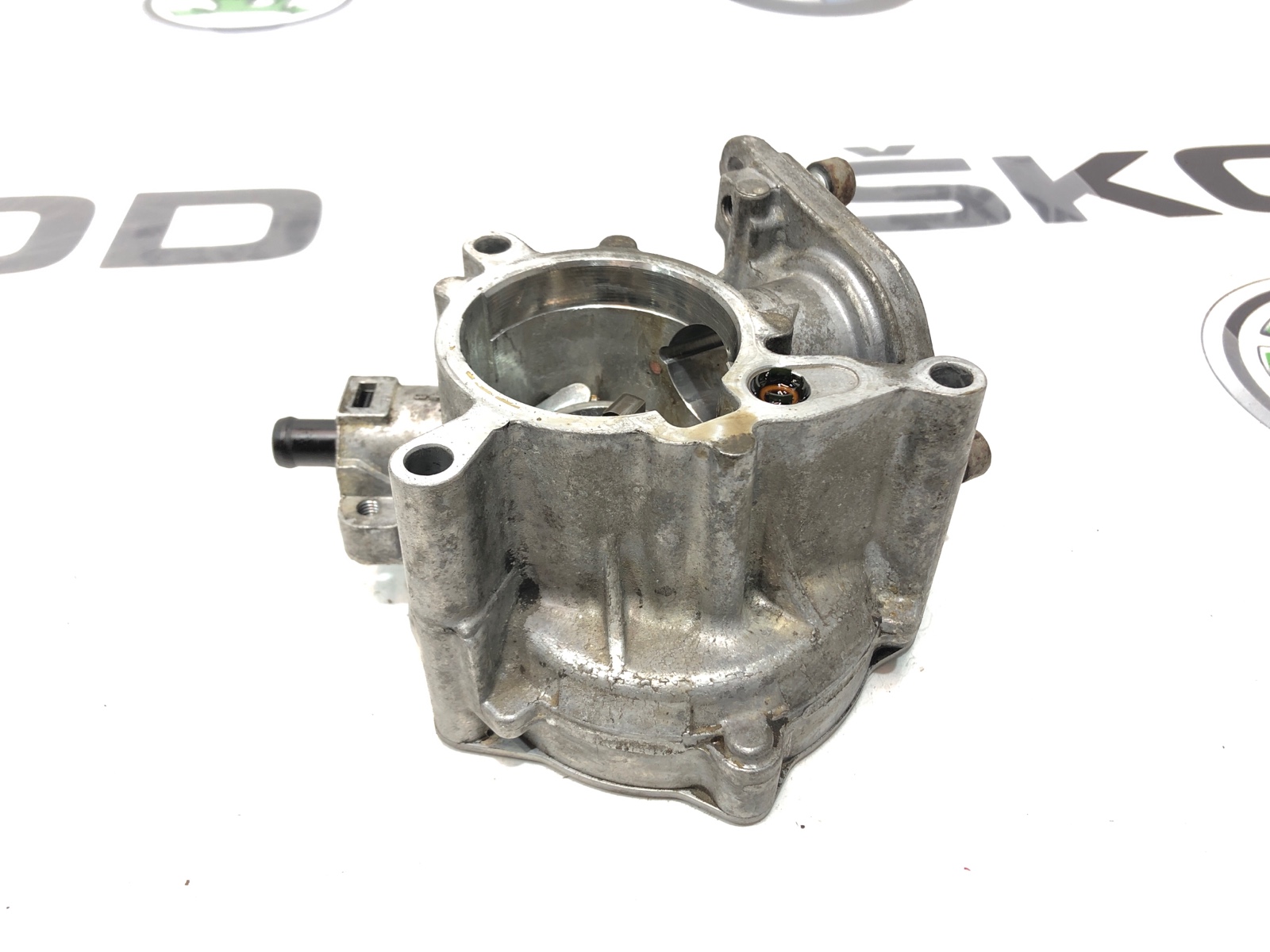 Насос вакуумный, 2000 рублей, Москва