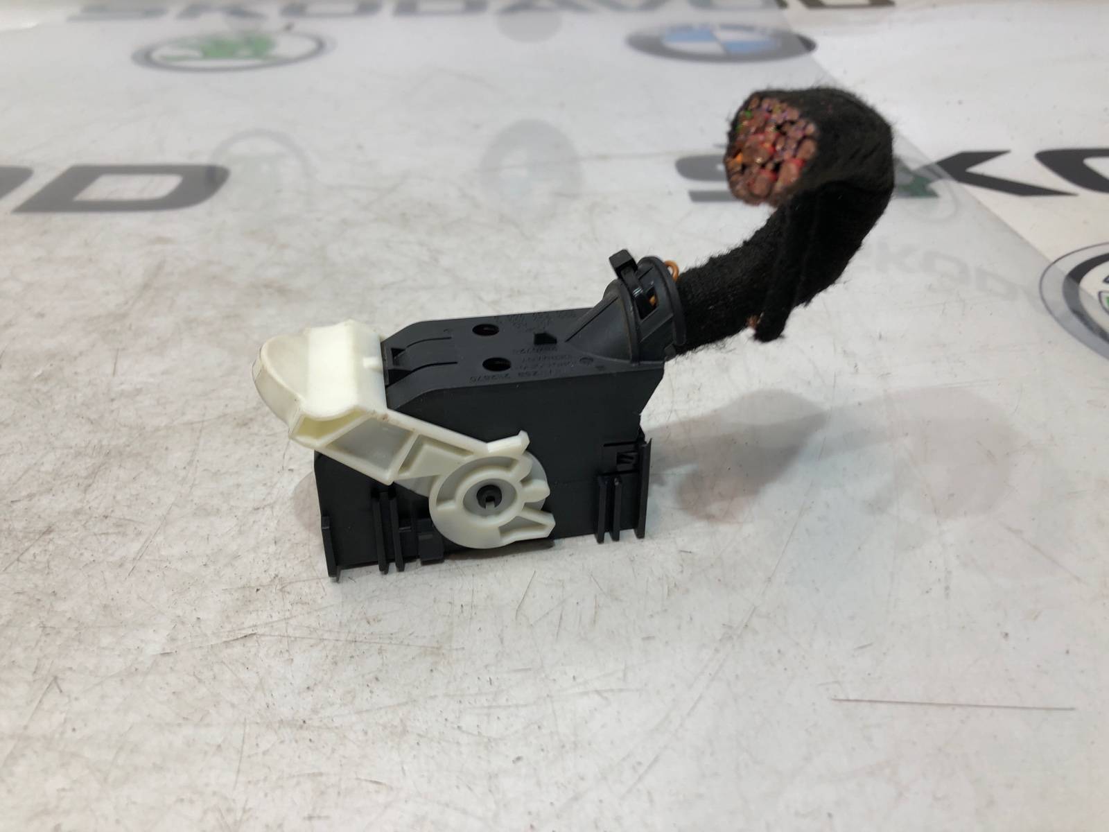 Разъём блока комфорта BCM, 500 рублей, Москва