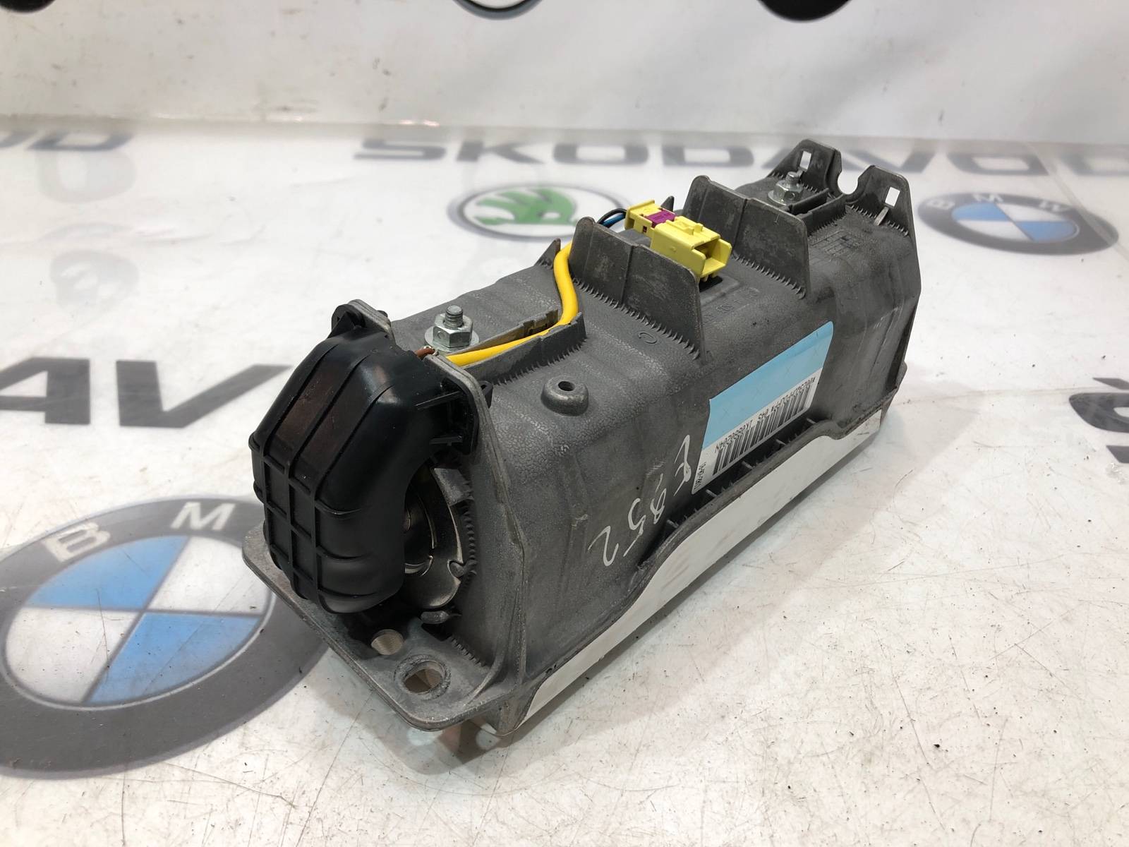 Подушка безопасности пассажира, 3500 рублей, Москва