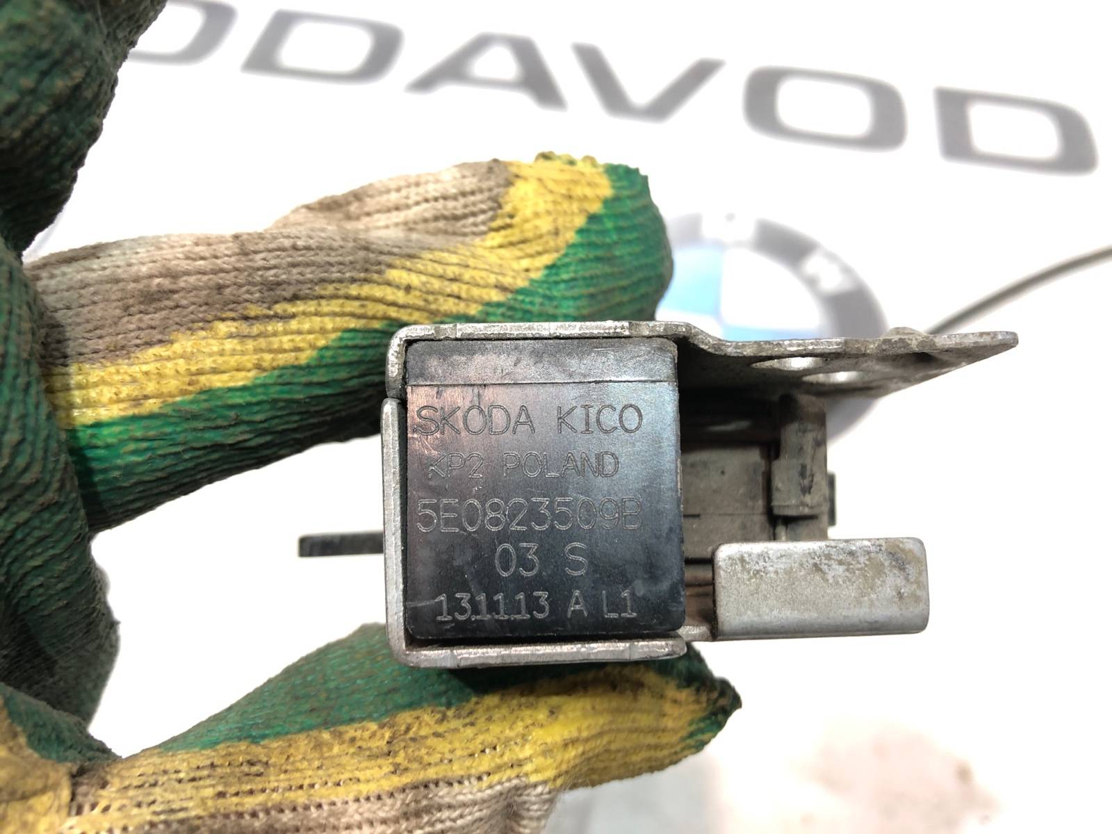 замок капота, 1000 рублей, Москва