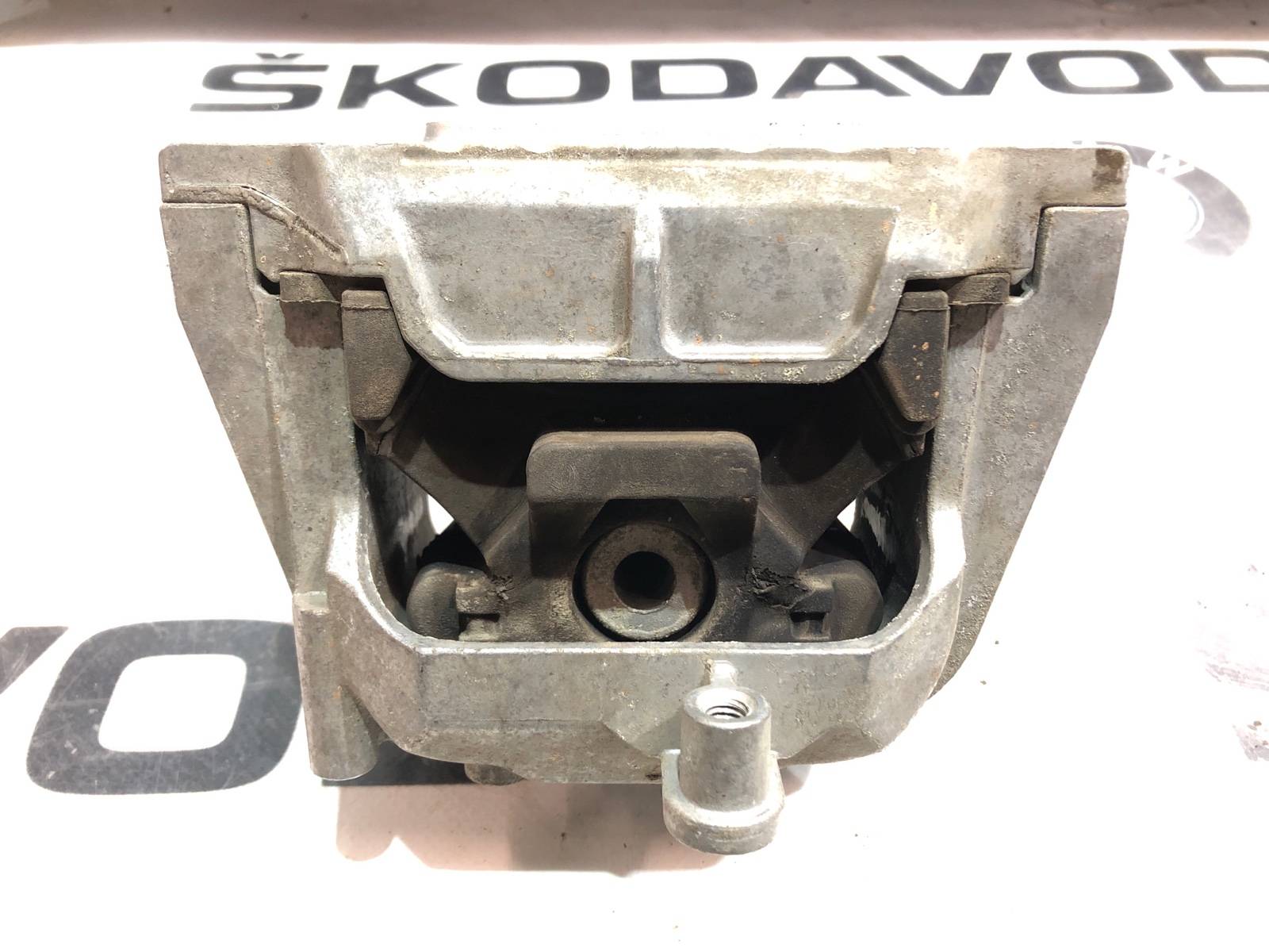 Опора двигателя, 1000 рублей, Москва