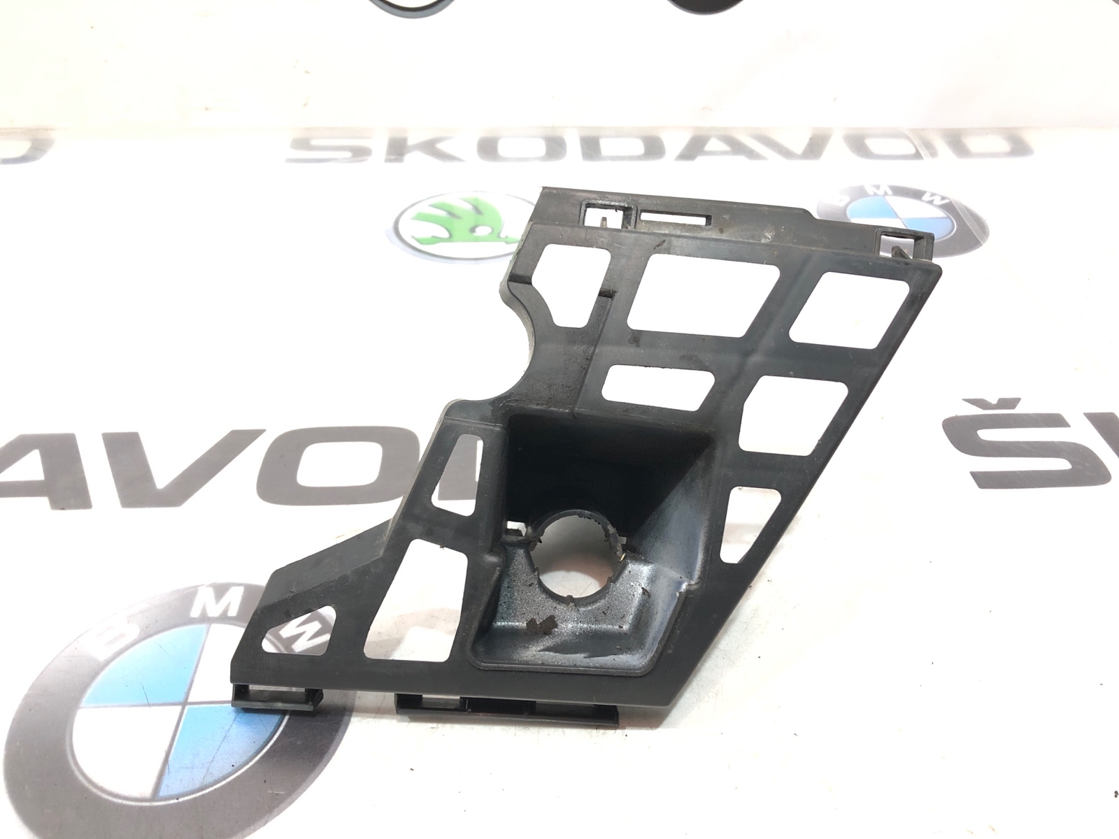 Кронштейн форсунки фароомывателя, 1500 рублей, Москва