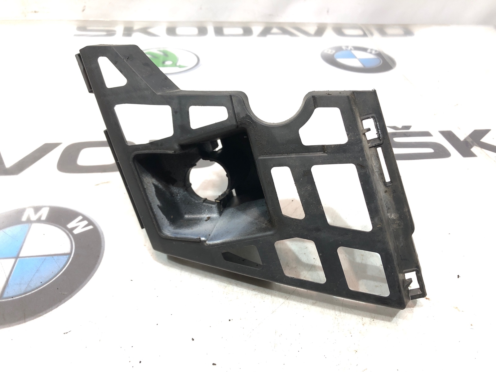 Кронштейн форсунки фароомывателя, 1500 рублей, Москва