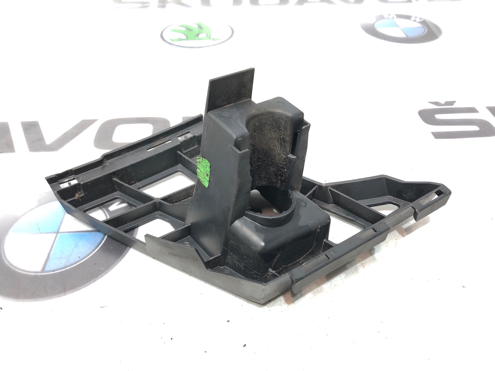 Кронштейн форсунки фароомывателя, 1500 рублей, Москва