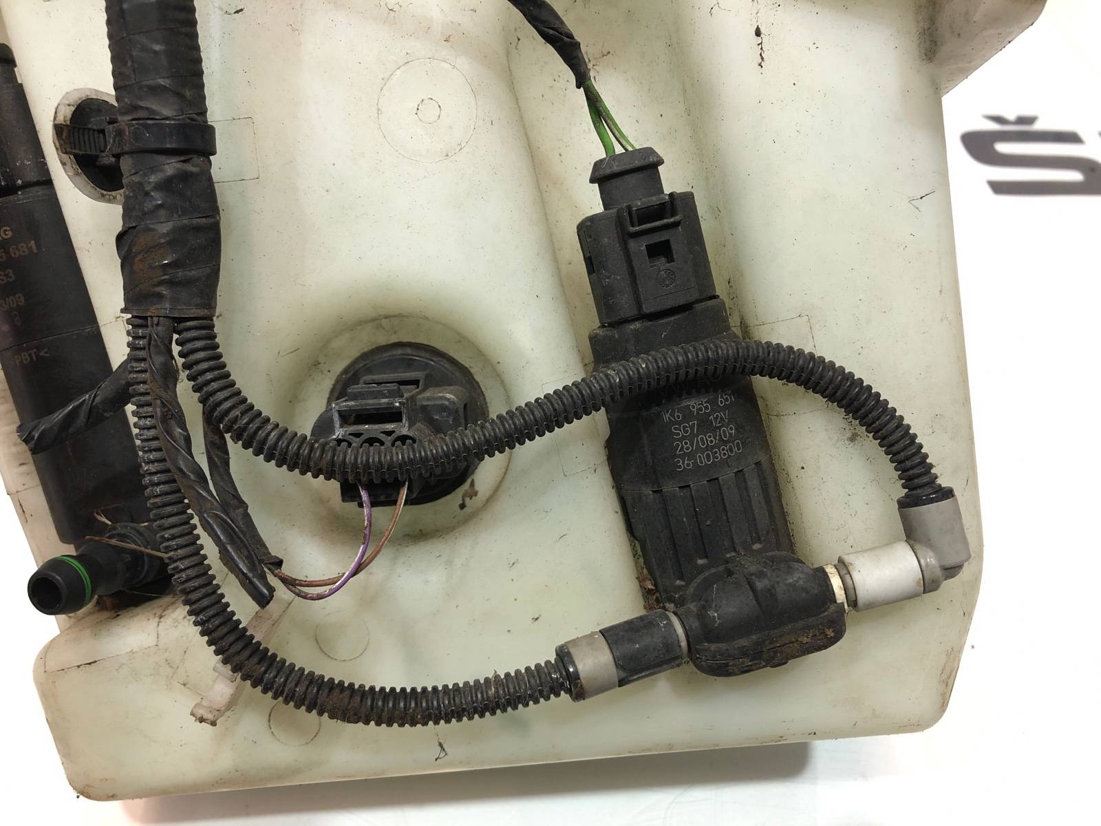 бачок омывателя, 2000 рублей, Москва