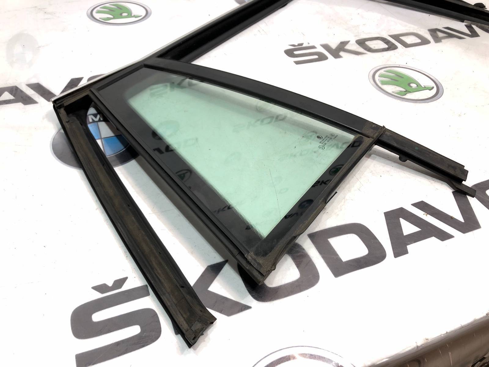 форточка двери, 1500 рублей, Москва