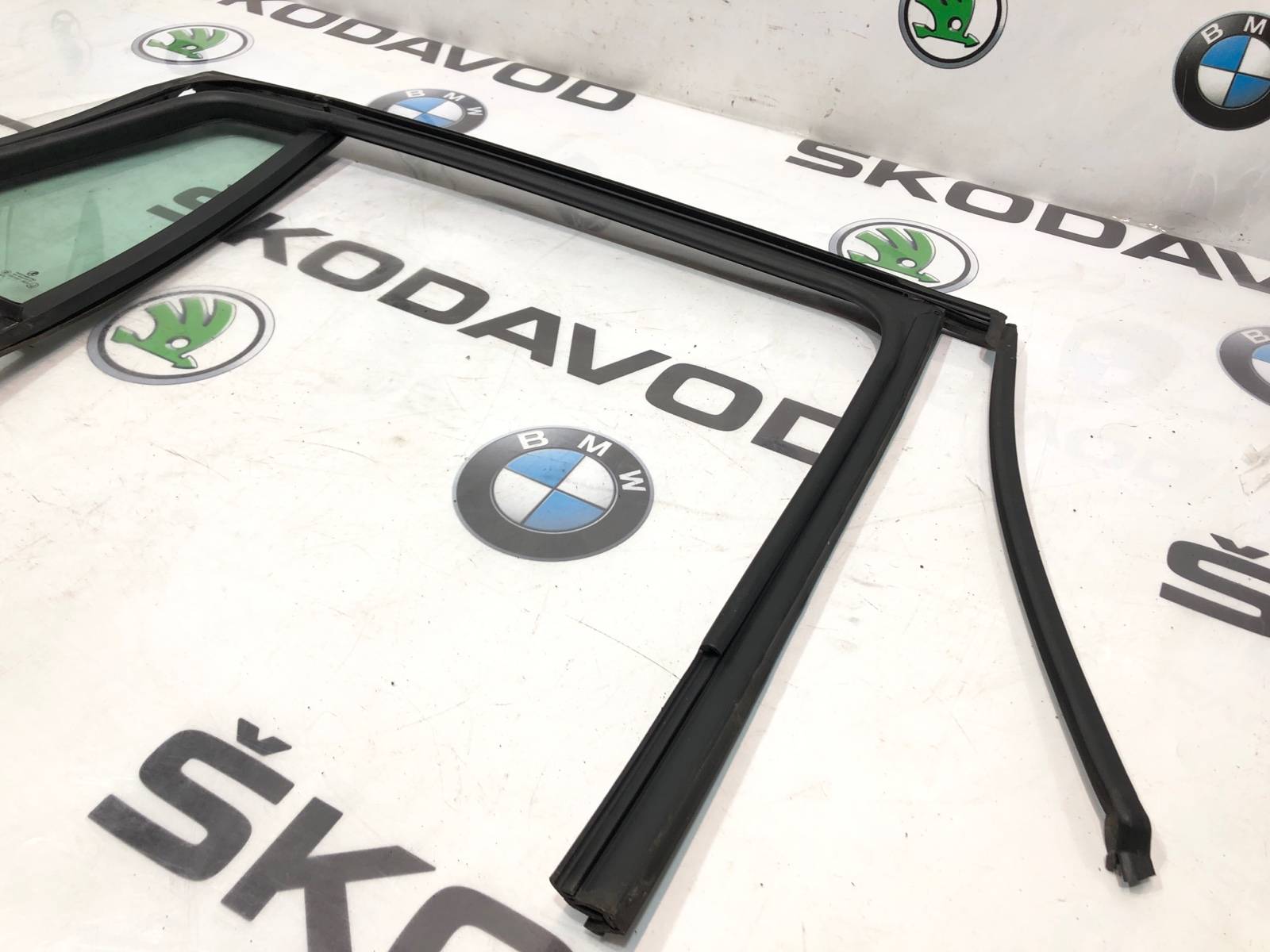 форточка двери, 1500 рублей, Москва