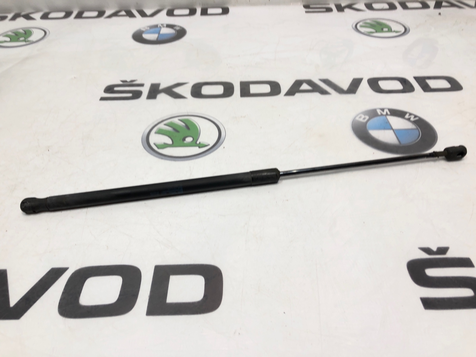 Амортизатор крышки багажника, 500 рублей, Москва