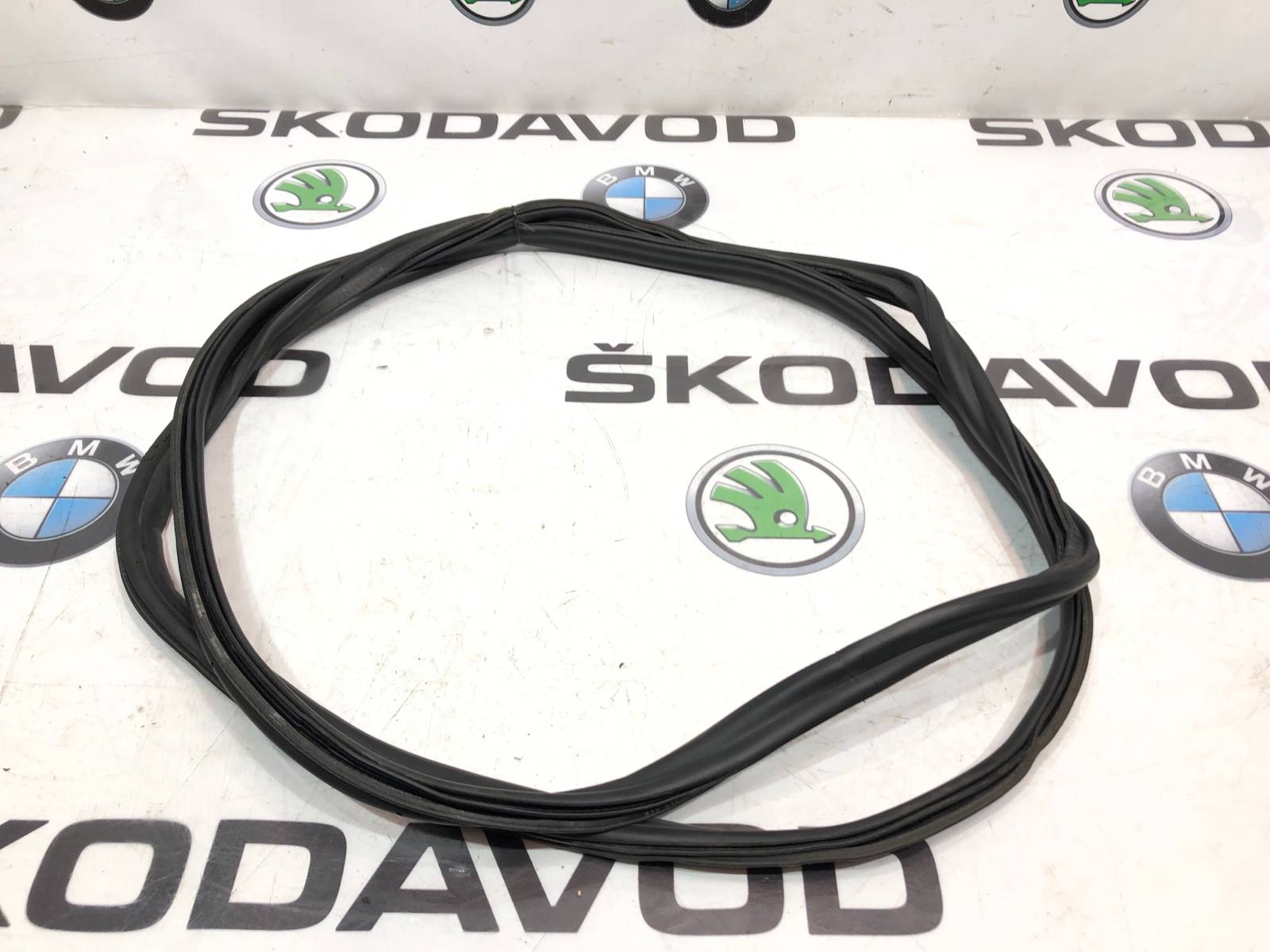 Уплотнитель проема багажника, 2000 рублей, Москва