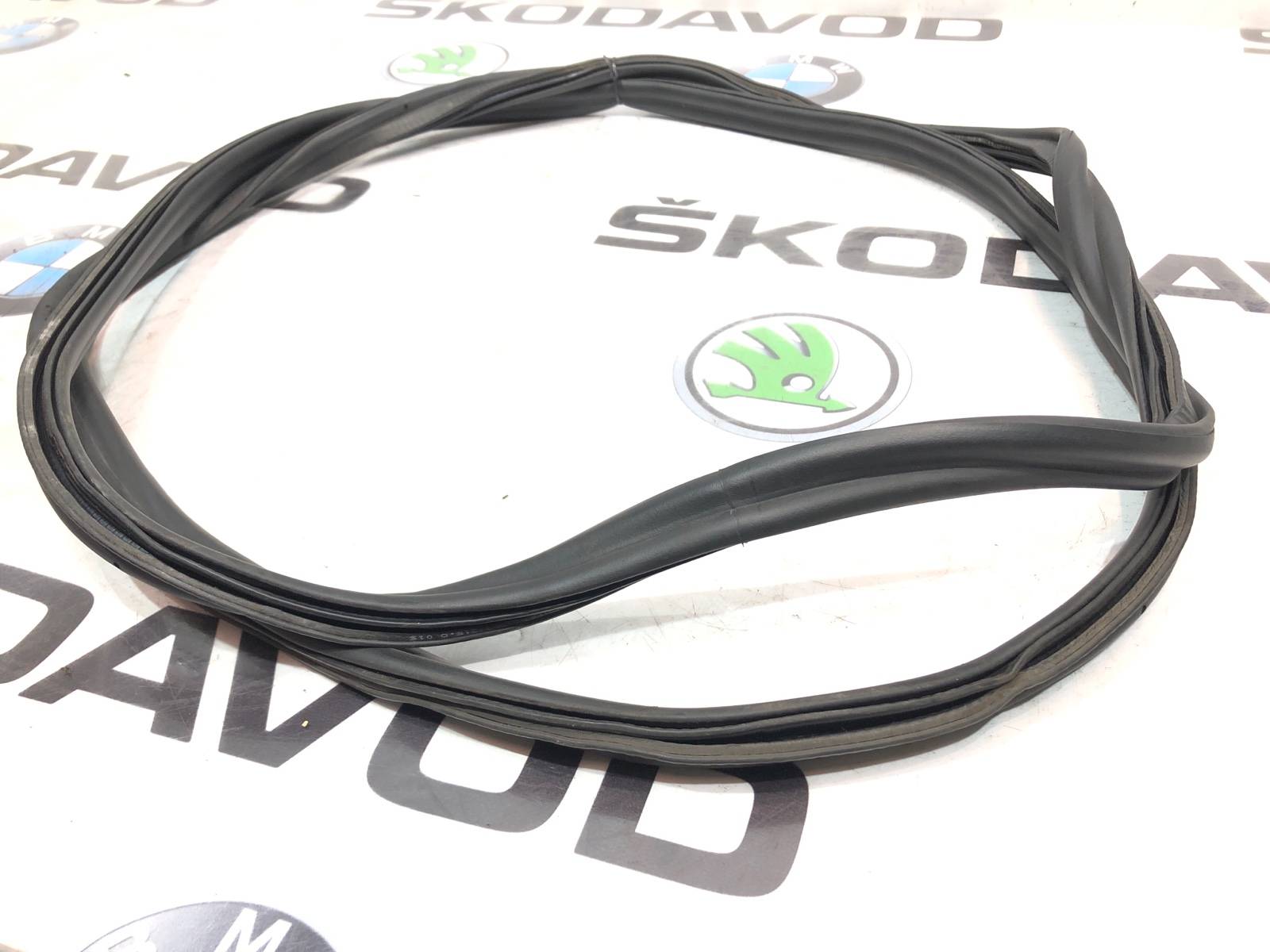 Уплотнитель проема багажника, 2000 рублей, Москва