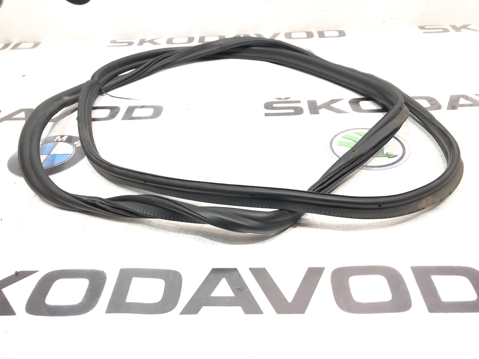 Уплотнитель проема багажника, 2000 рублей, Москва