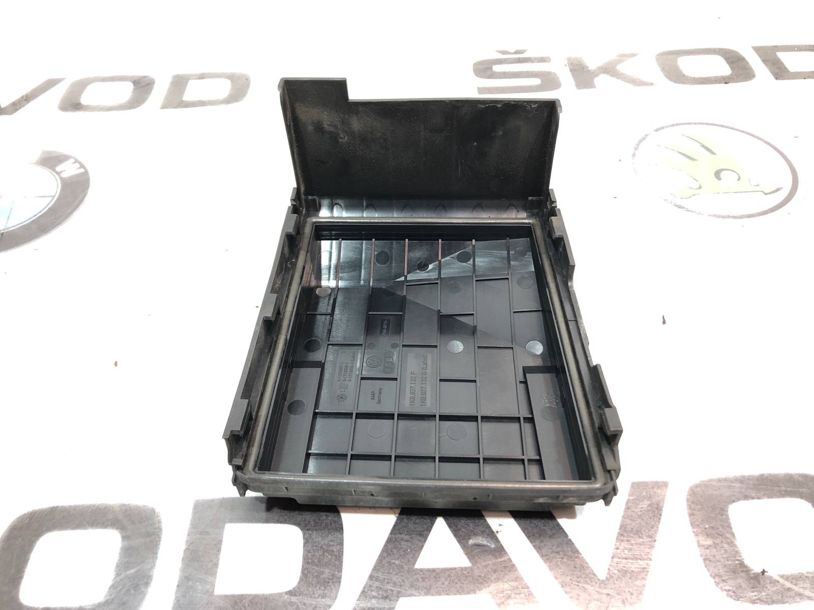 Крышка блока предохранителей, 1000 рублей, Москва