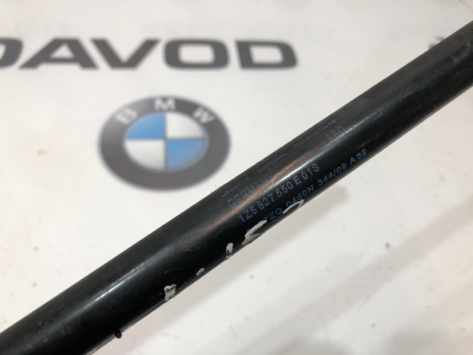 Амортизатор крышки багажника, 500 рублей, Москва