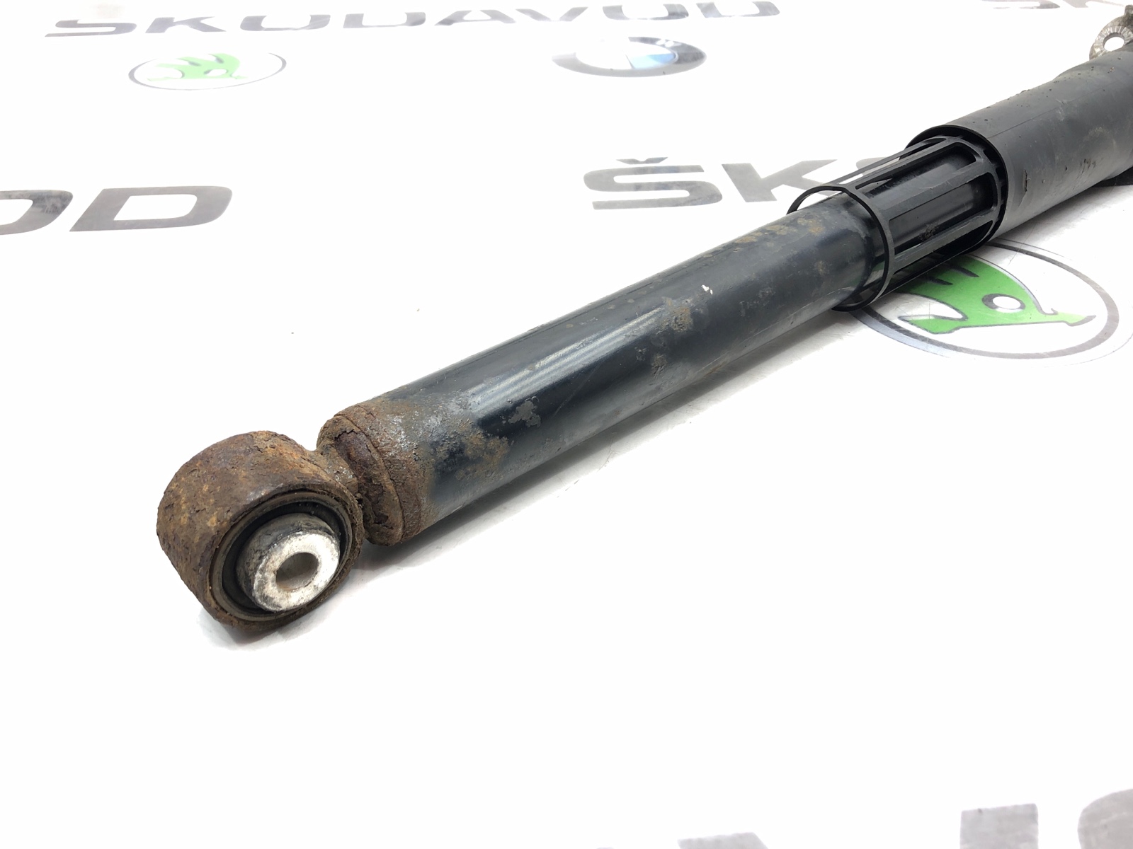 Амортизатор, 1000 рублей, Москва