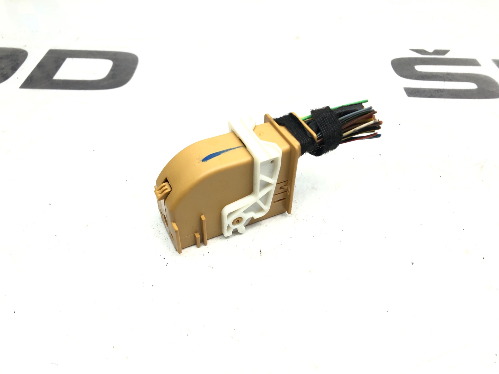 Разъём блока комфорта BCM, 300 рублей, Москва