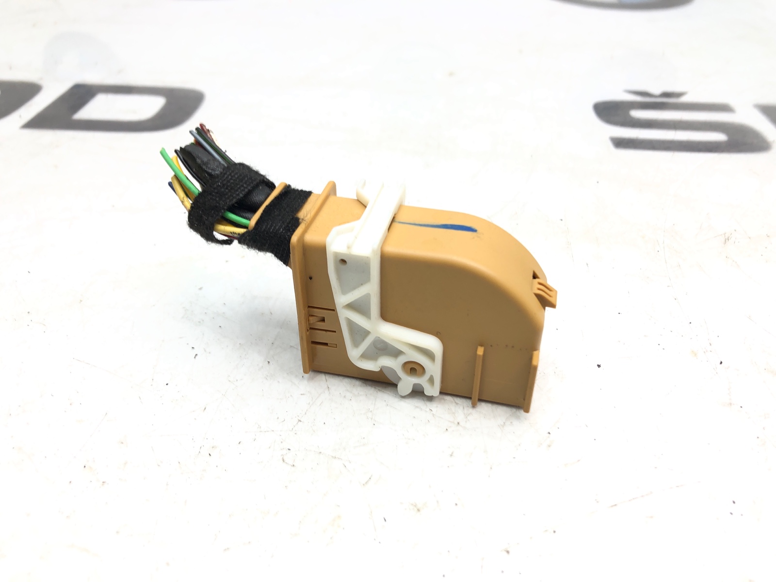 Разъём блока комфорта BCM, 300 рублей, Москва